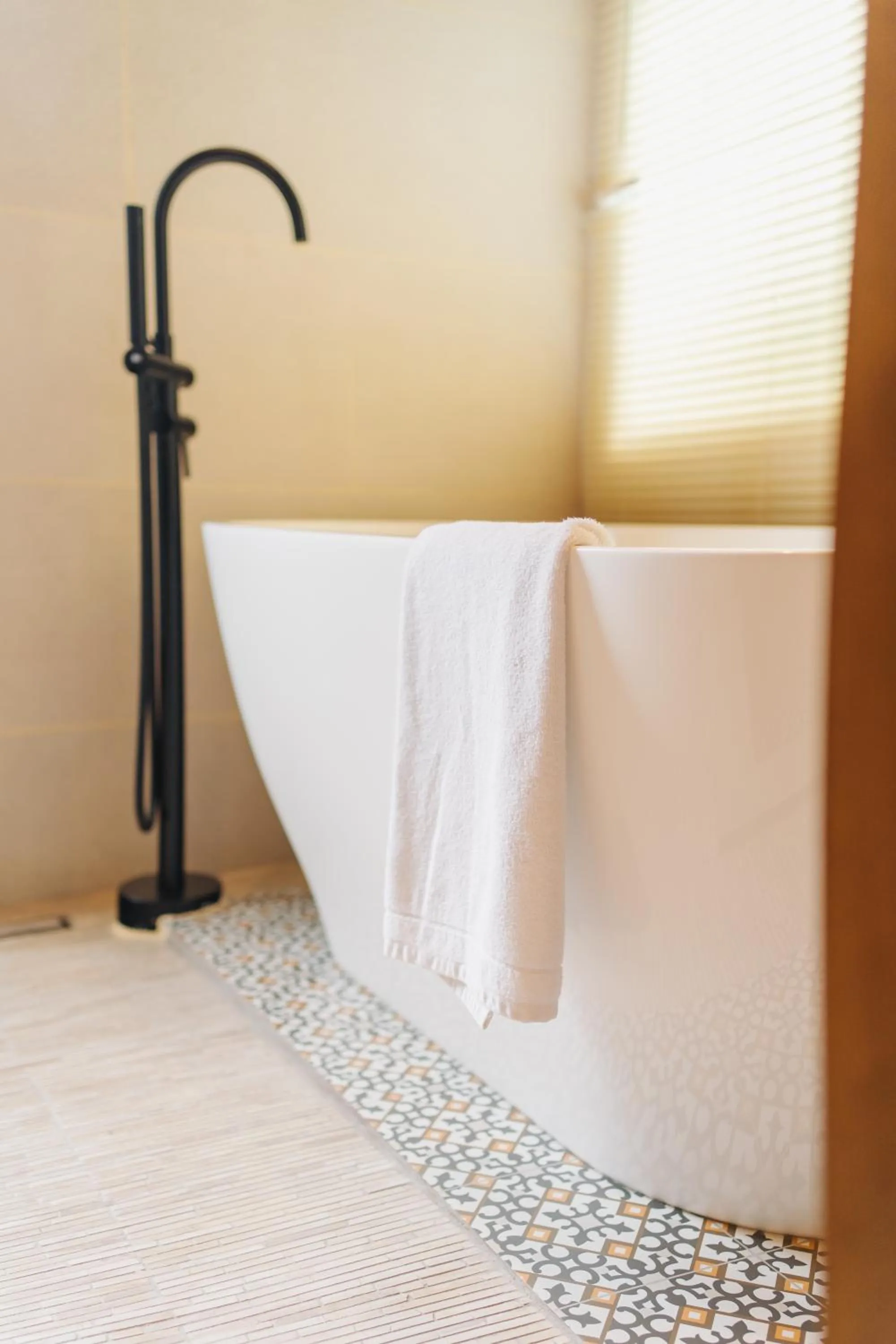 Bath, Bed in The Beach House Boutique Hotel