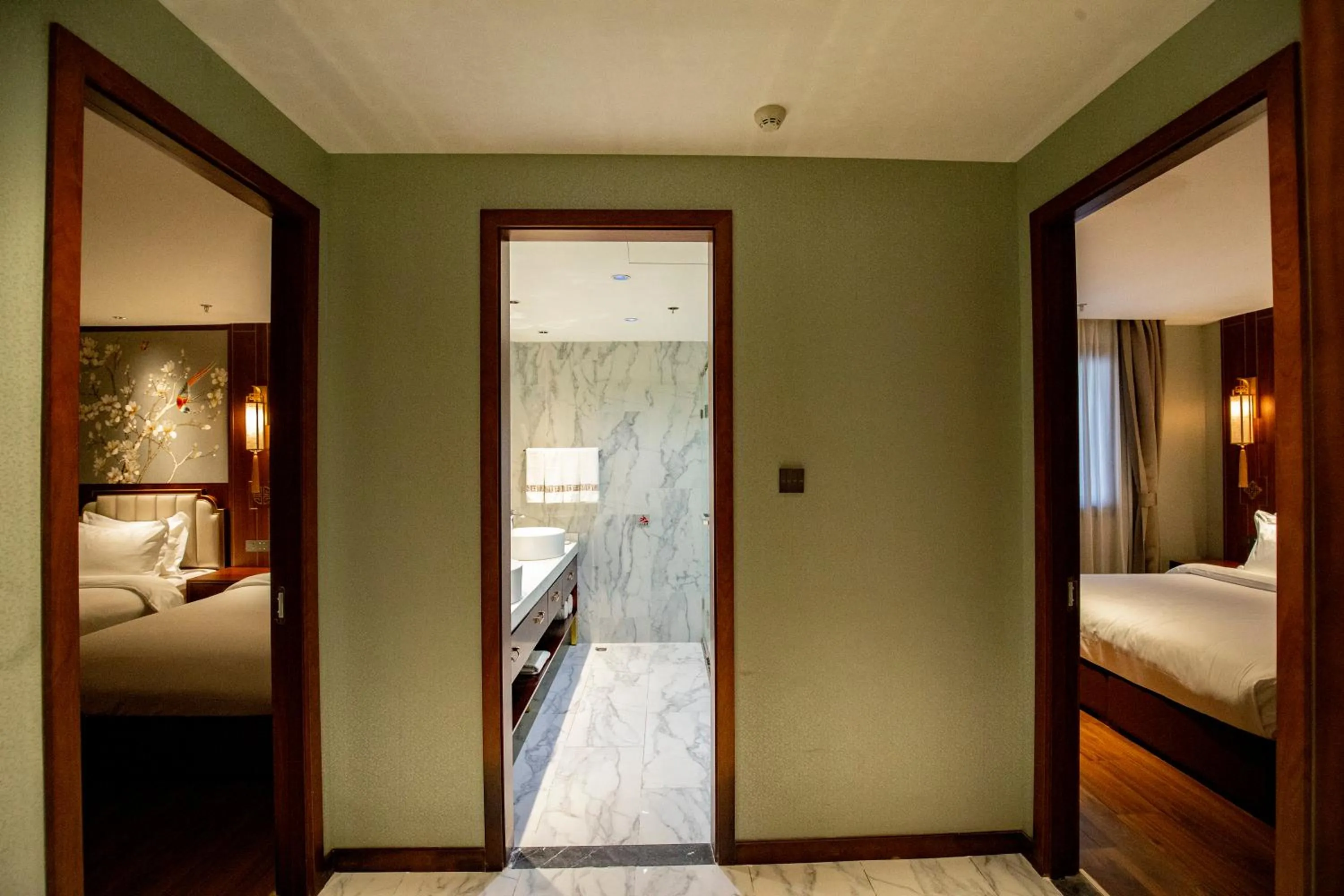 Photo of the whole room, Bed in Pierr Palace Hotel (Beijing Nanluo Guxiang)