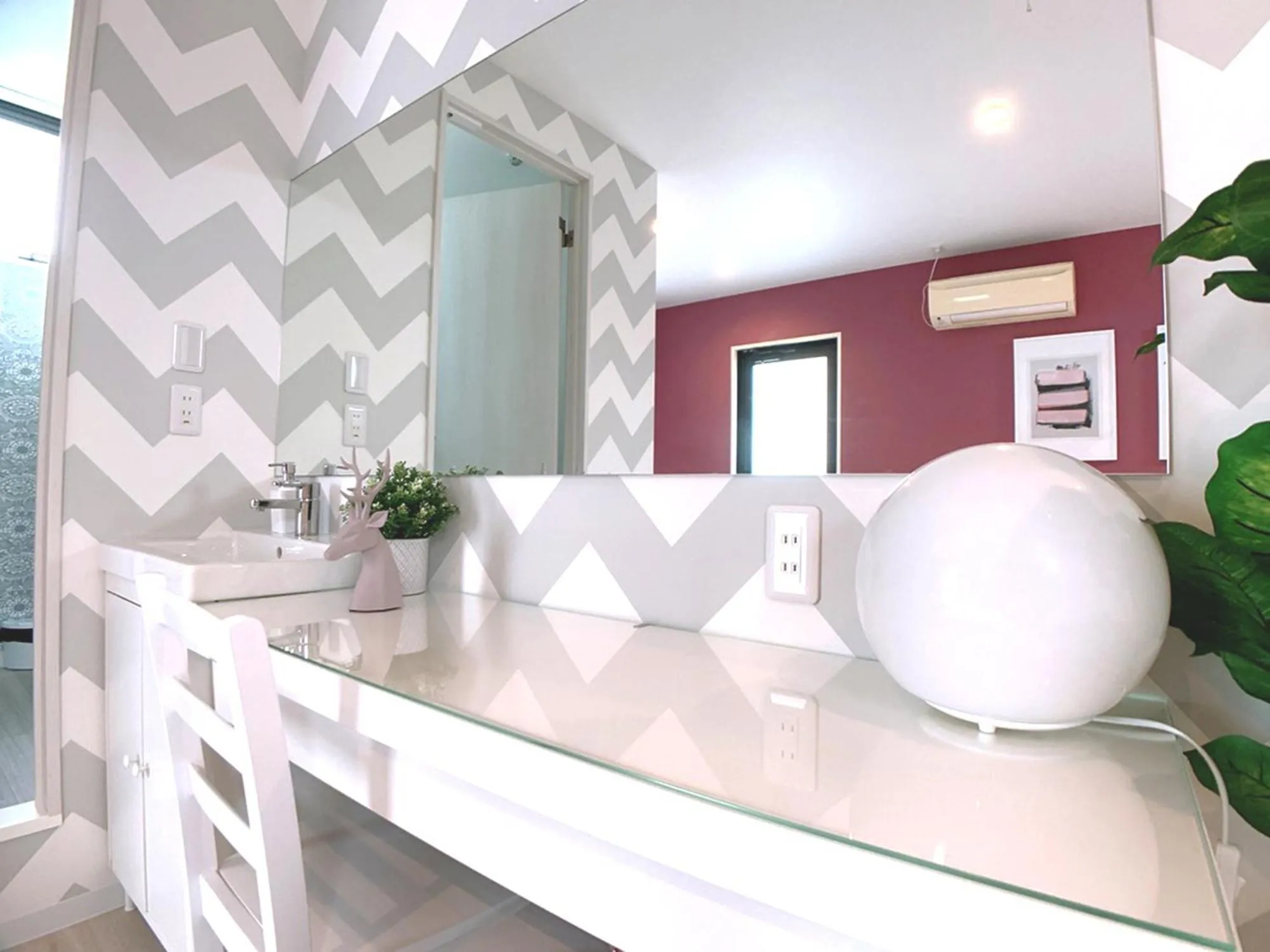 Bar & Hotel Colors MIYAJIMA