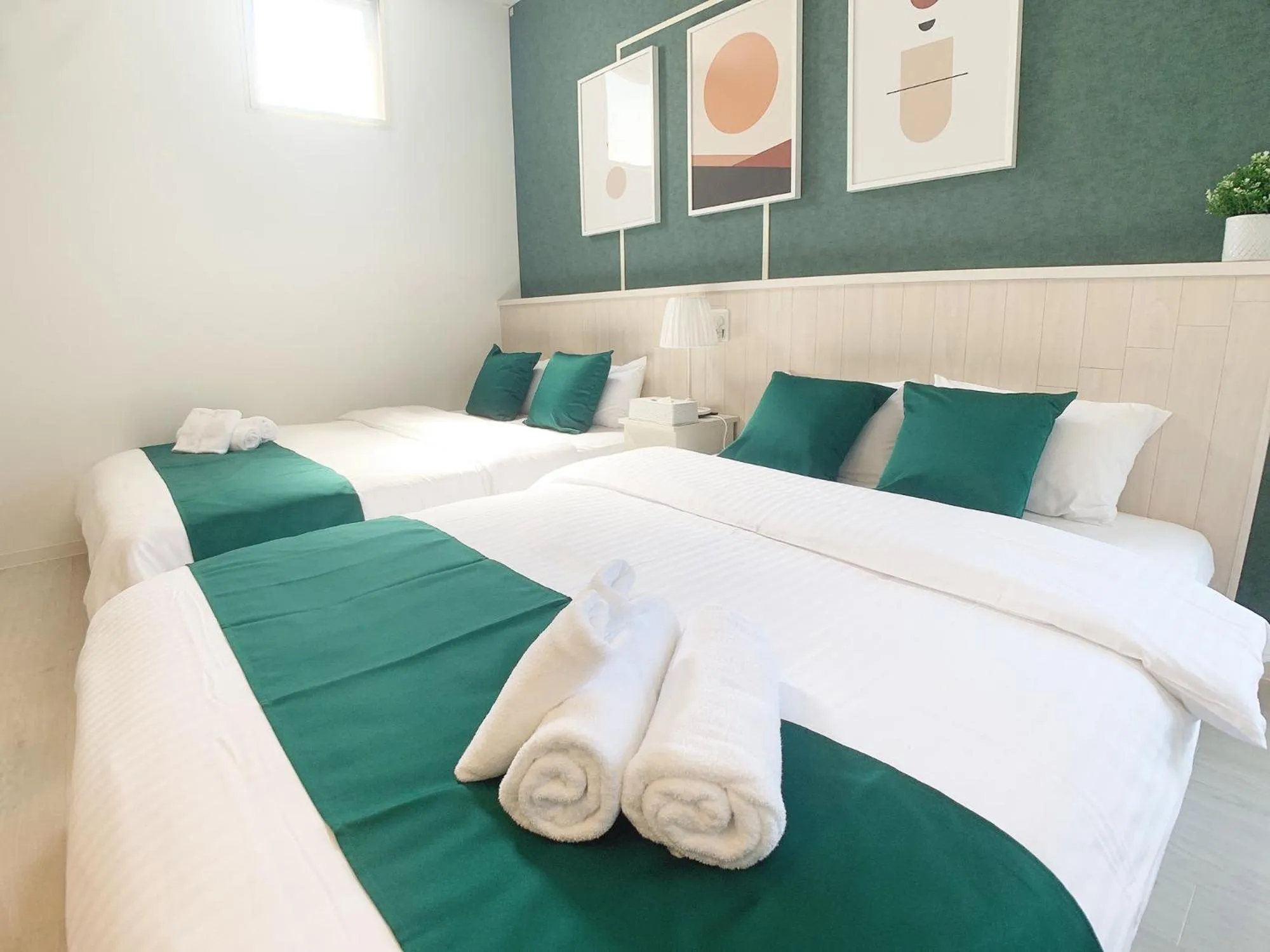 Bed in Bar & Hotel Colors MIYAJIMA