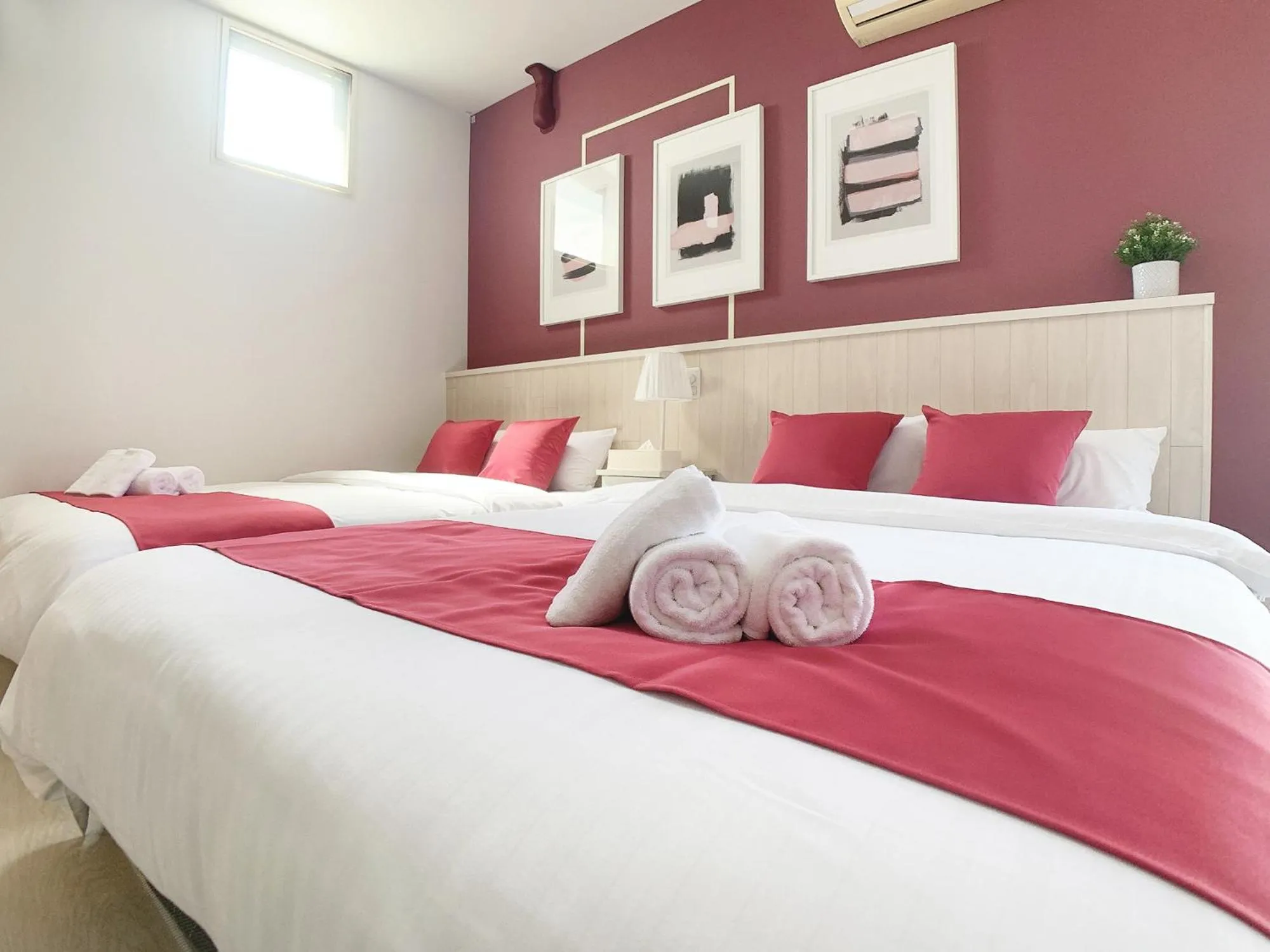 Bed in Bar & Hotel Colors MIYAJIMA