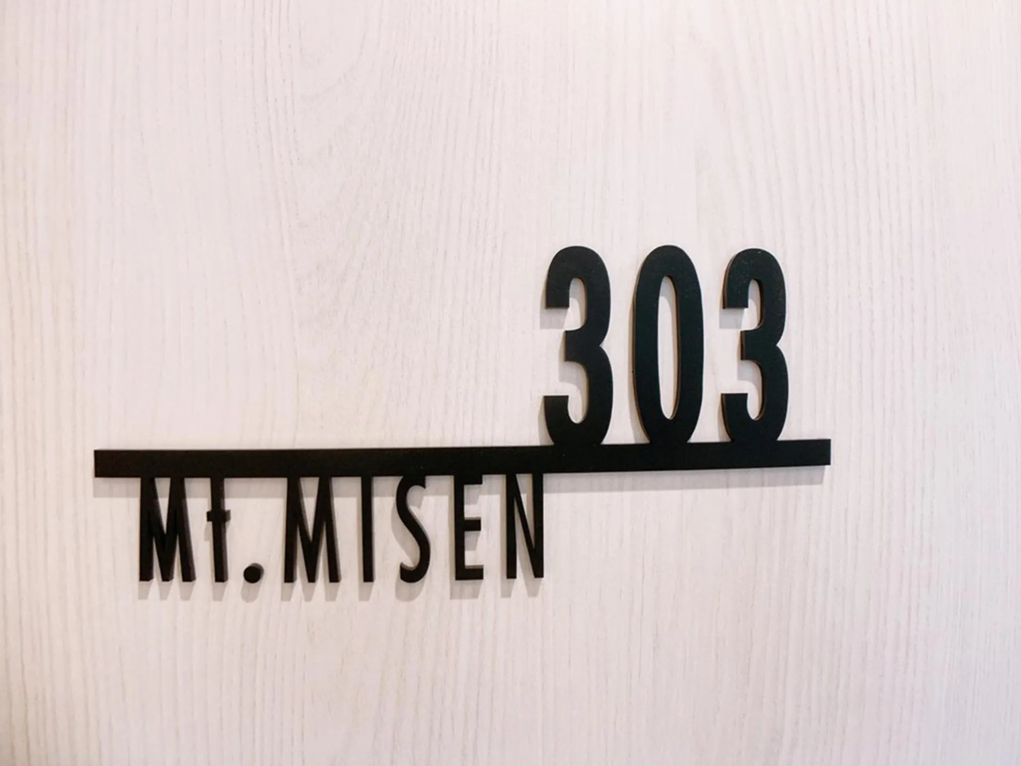 Bar & Hotel Colors MIYAJIMA