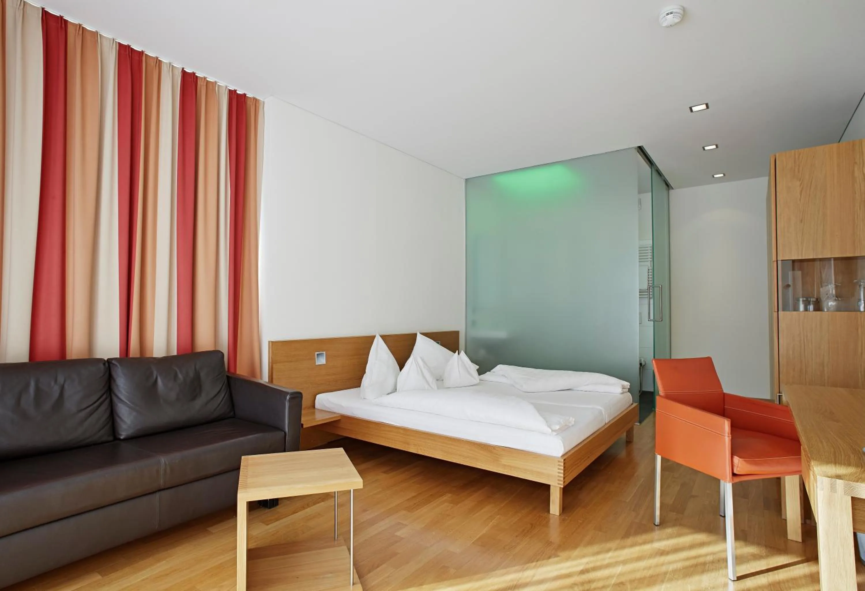Photo of the whole room, Bed in Hotel Krone