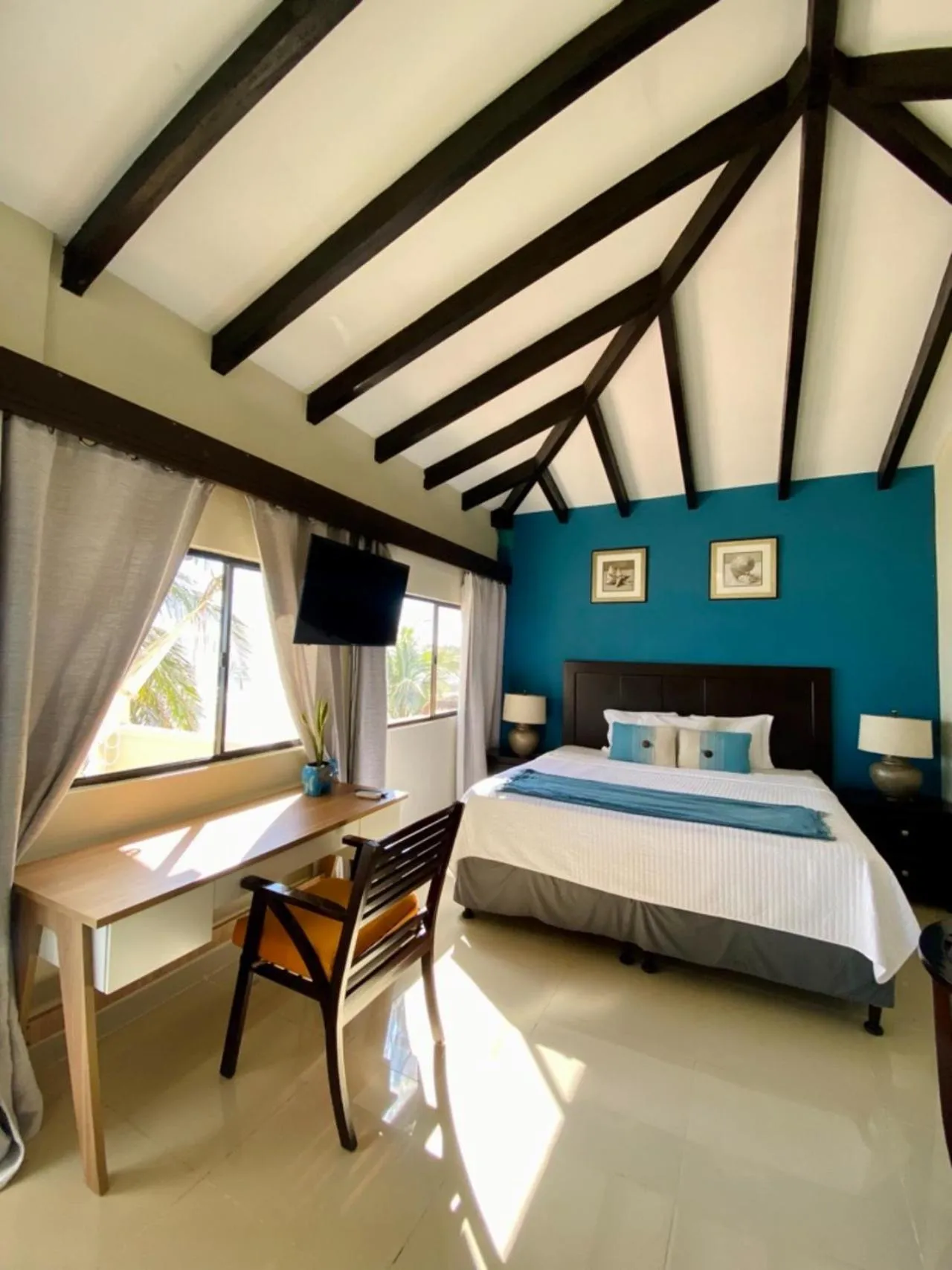 Bed in Vista Las Olas Resort