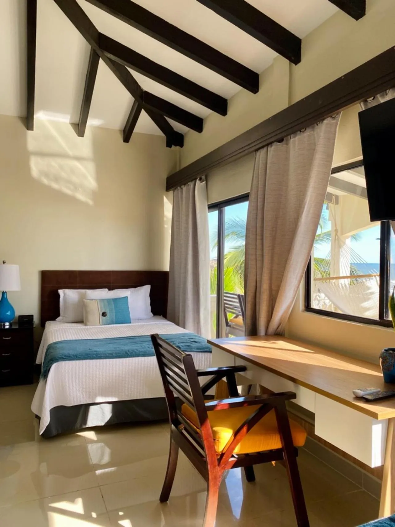 Bed in Vista Las Olas Resort