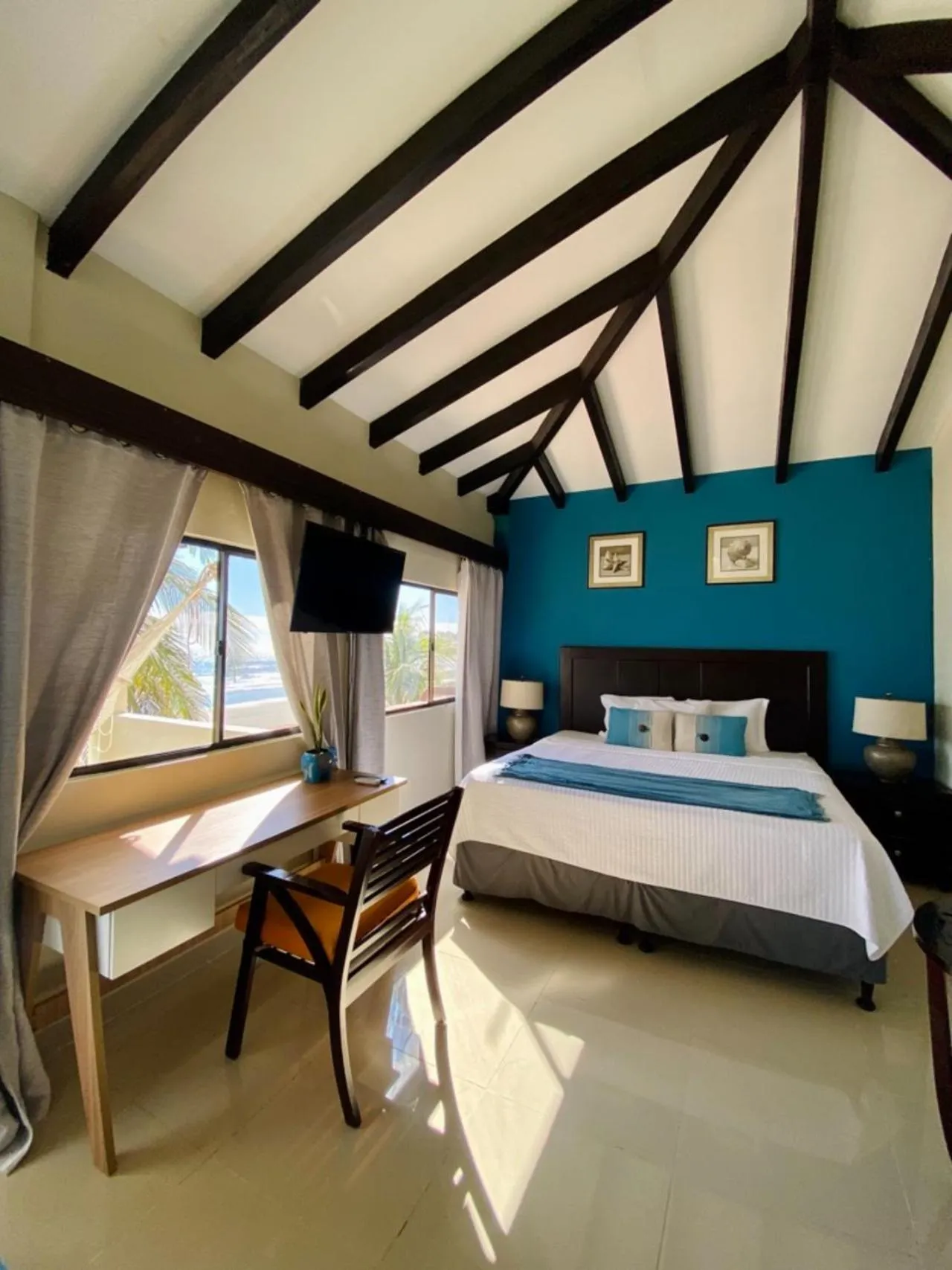 Bed in Vista Las Olas Resort