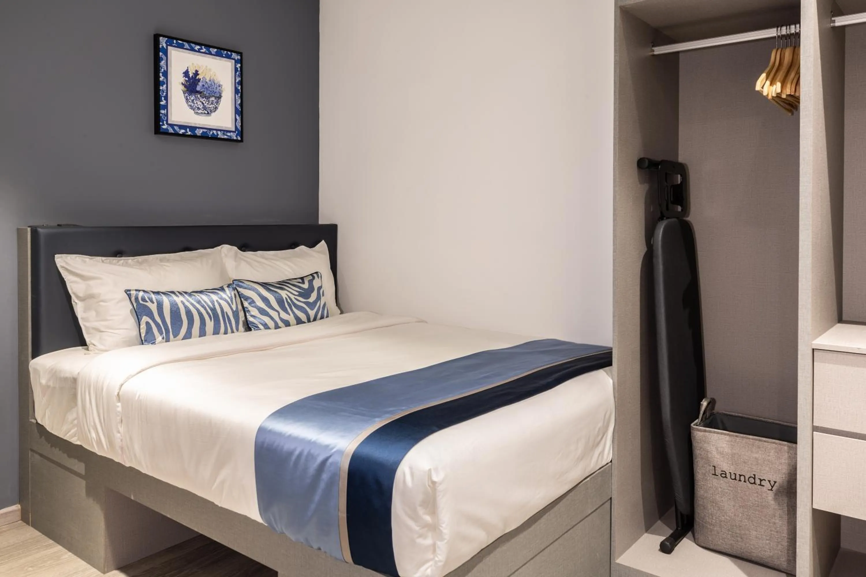 Bedroom, Bed in Heritage Collection on Boat Quay - Quayside Wing - Mobile App Check-In