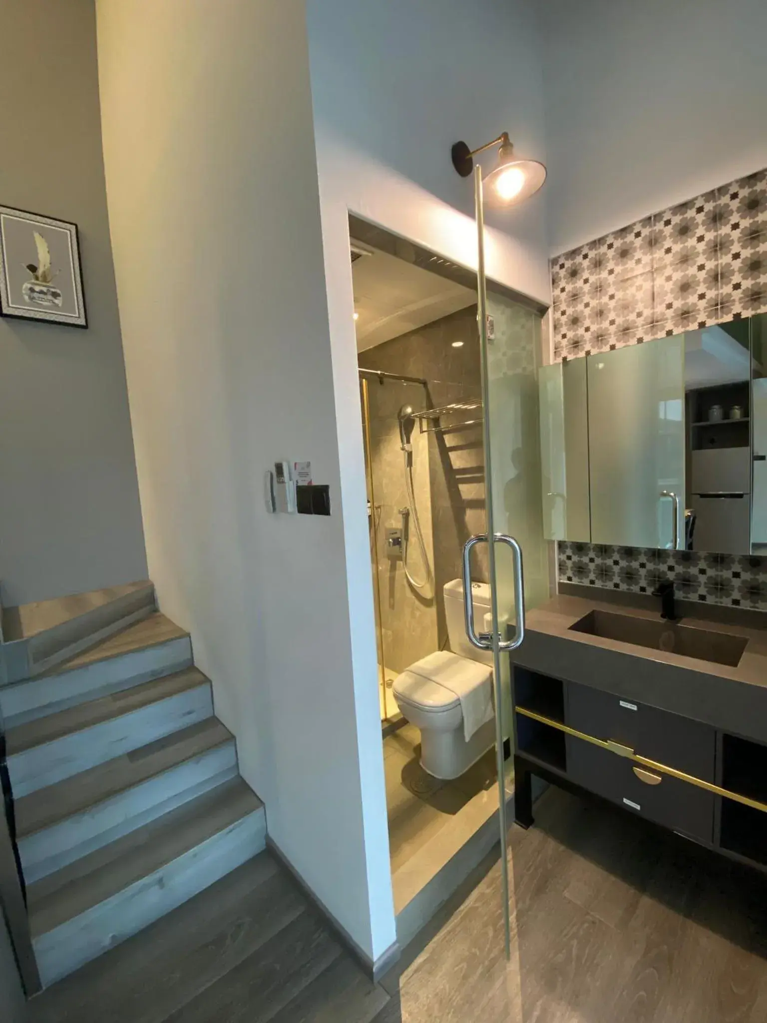 Raffles Loft (with Deluxe Balcony and Iconic MBS View) in Heritage Collection on Boat Quay - Quayside Wing - Mobile App Check-In Raffles Loft (with Deluxe Balcony and Iconic MBS View) in Heritage Collection on Boat Quay - Quayside Wing - Mobile App Check-In