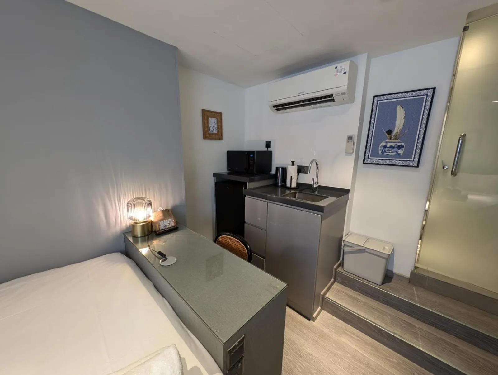 Bed in Heritage Collection on Boat Quay - Quayside Wing - Mobile App Check-In