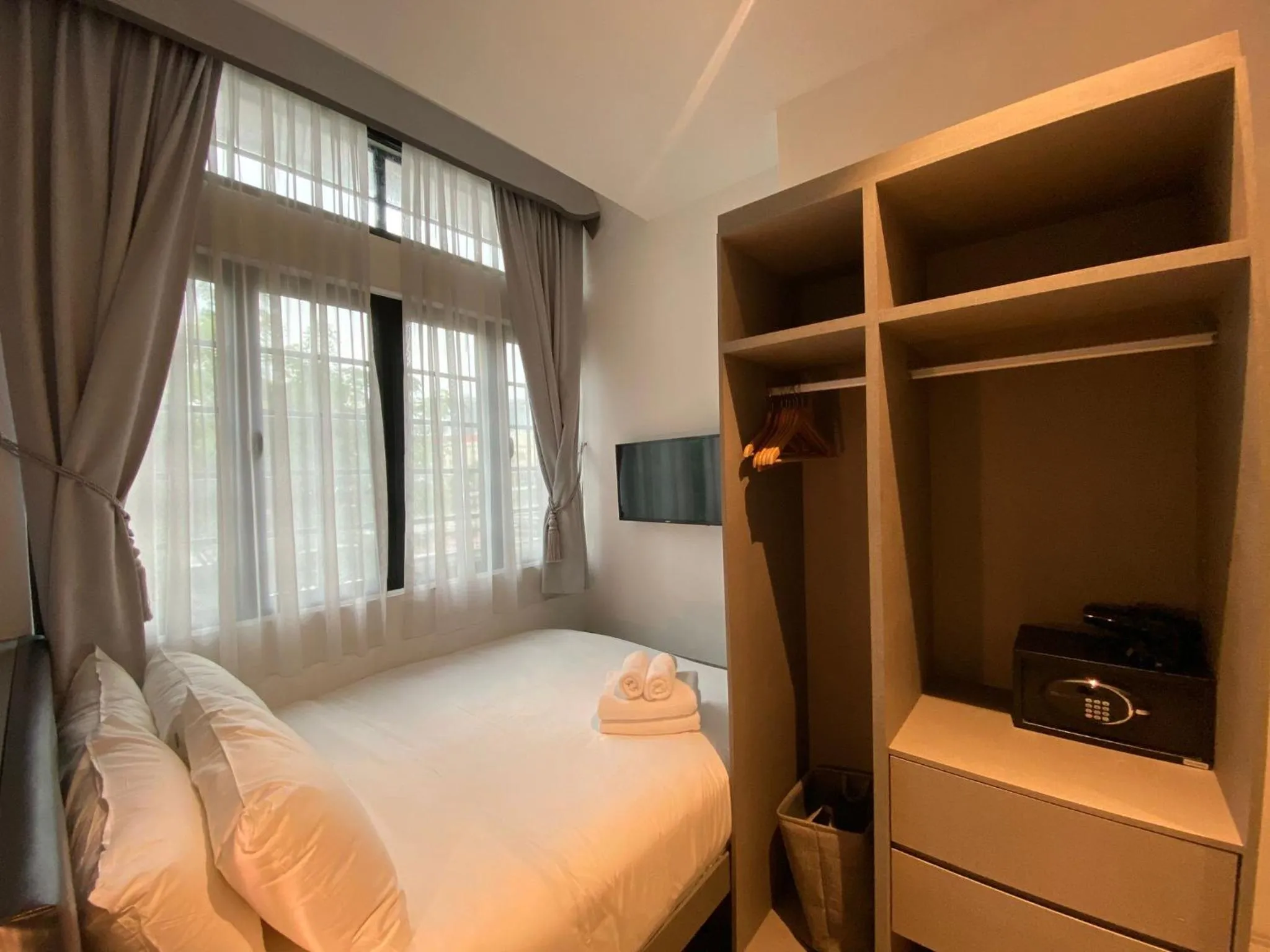 Bed in Heritage Collection on Boat Quay - Quayside Wing - Mobile App Check-In