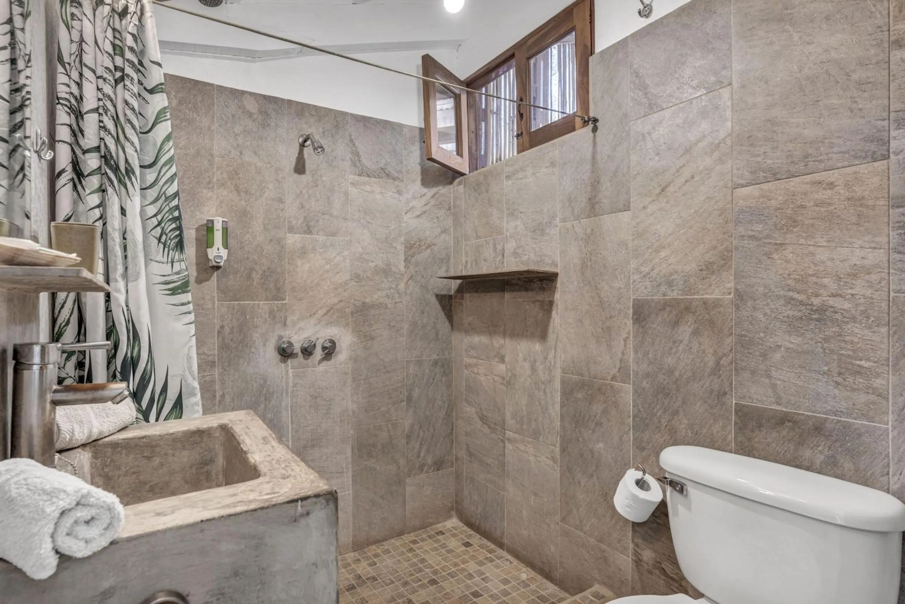 Bathroom in The Beach Bungalows Tamarindo- Adults Only