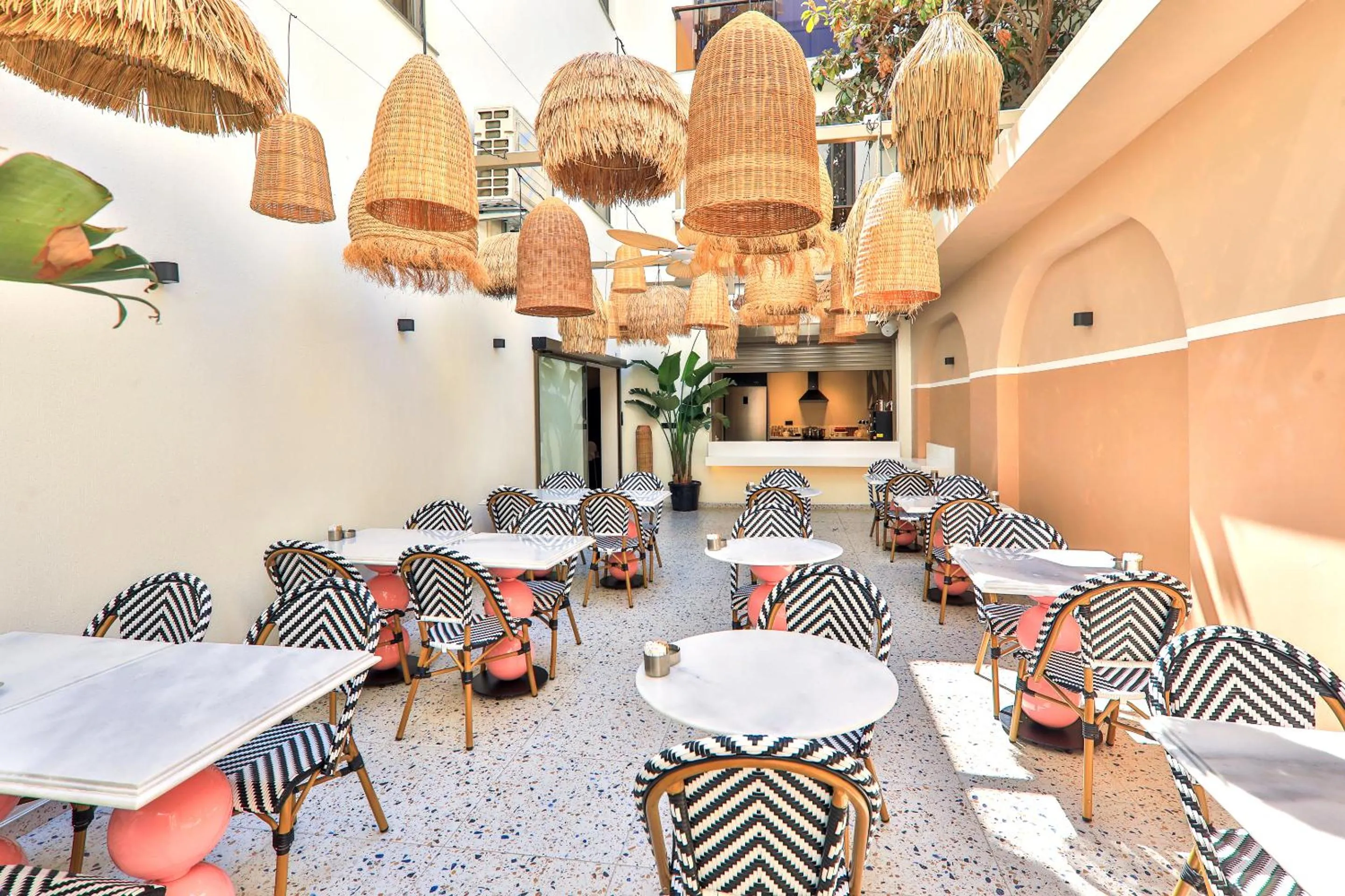 Breakfast in Luff Suites