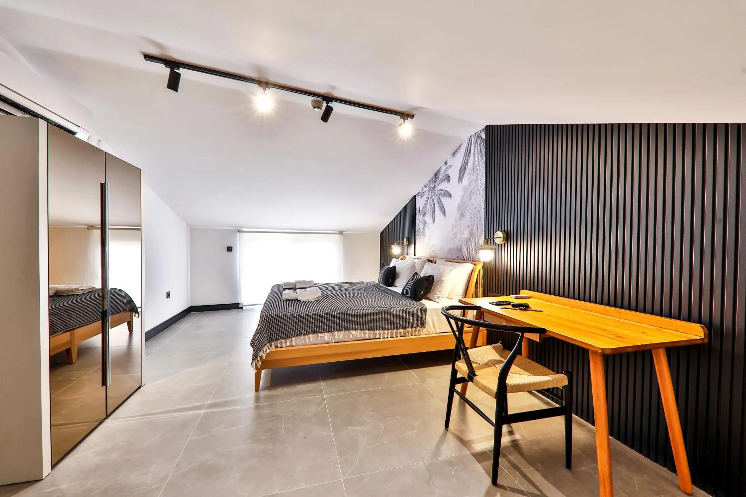 Bedroom, Bed in Luff Suites