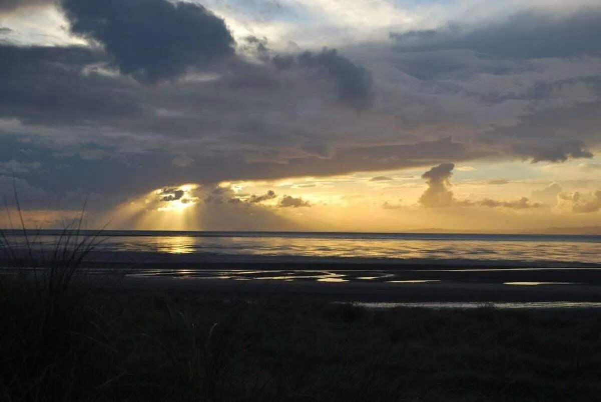 Neighbourhood in the punchbowl hotel