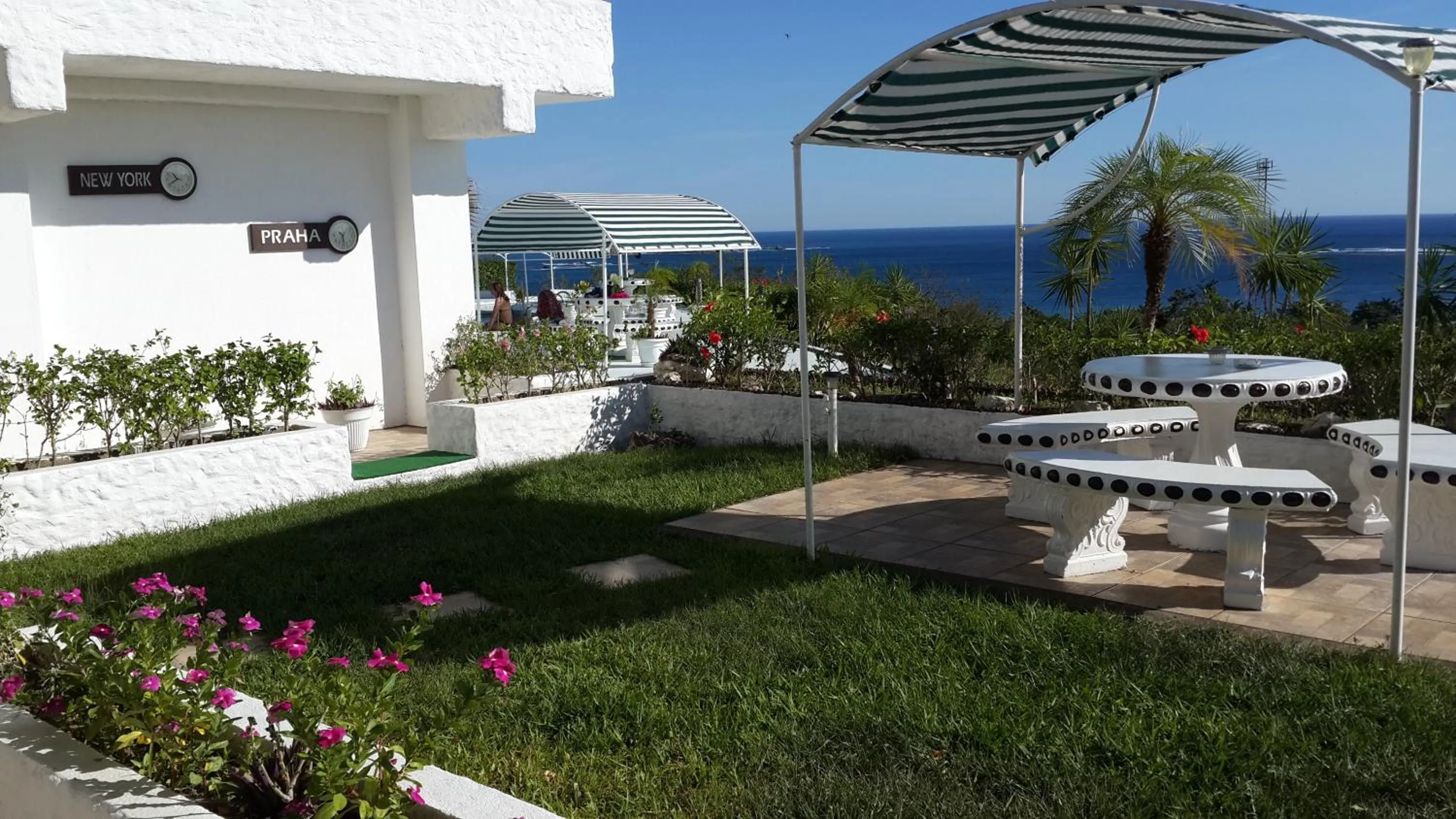 Patio in Barracuda apartments