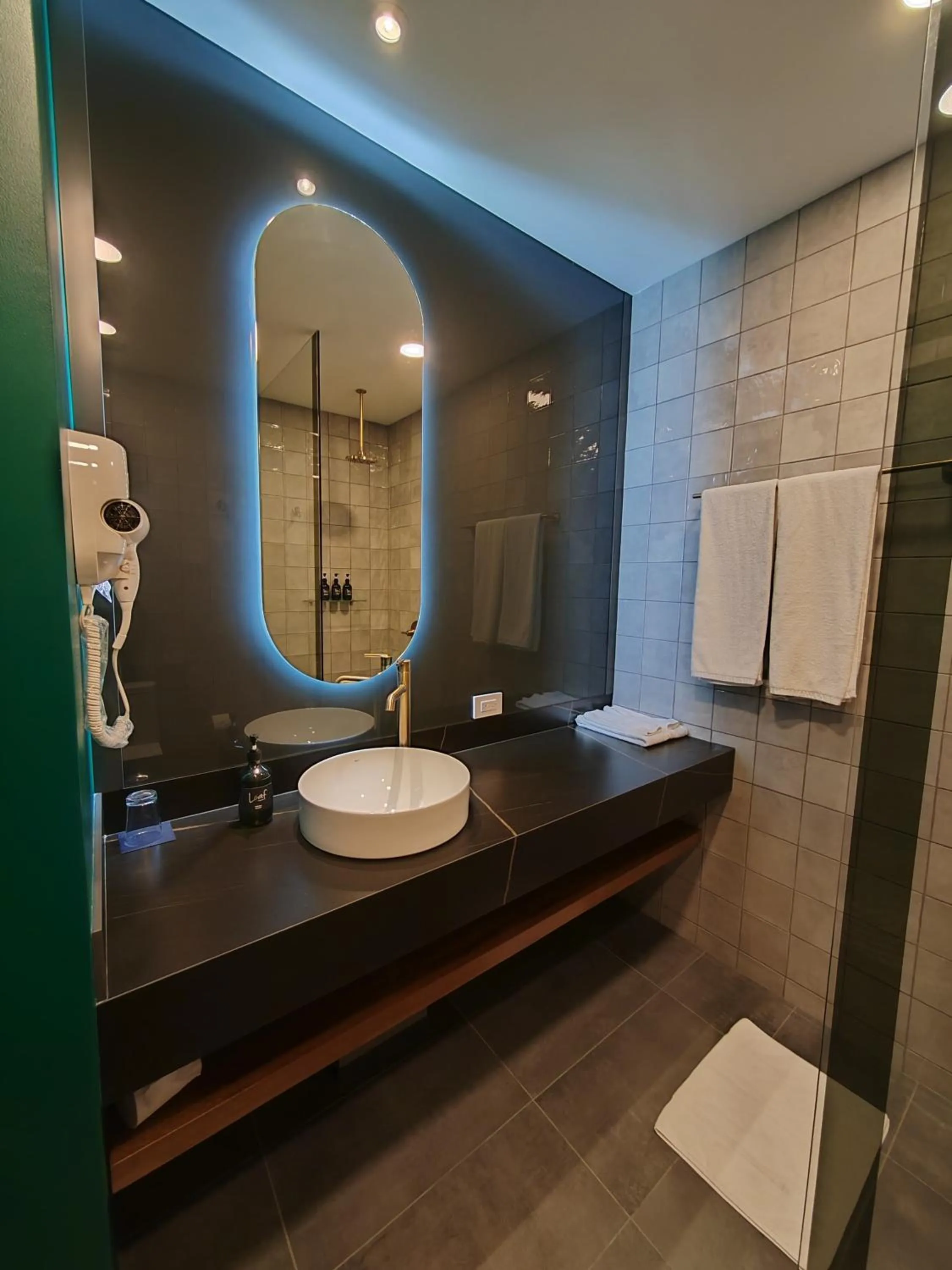 Bathroom in Isla Verde Hotel