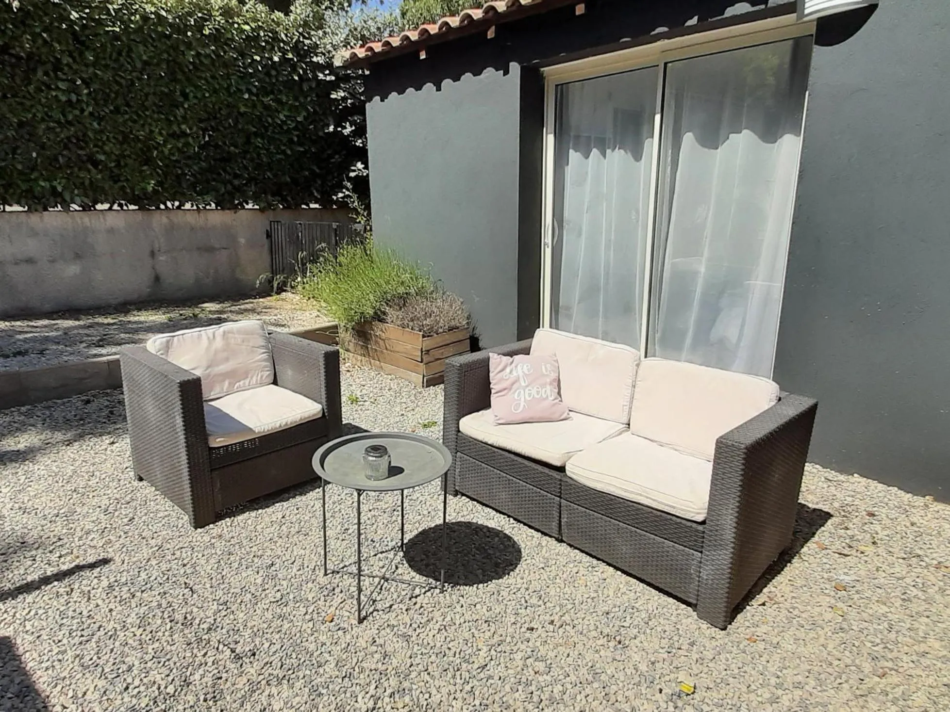 Patio in Allegria Nimes Chambre Deluxe Spa