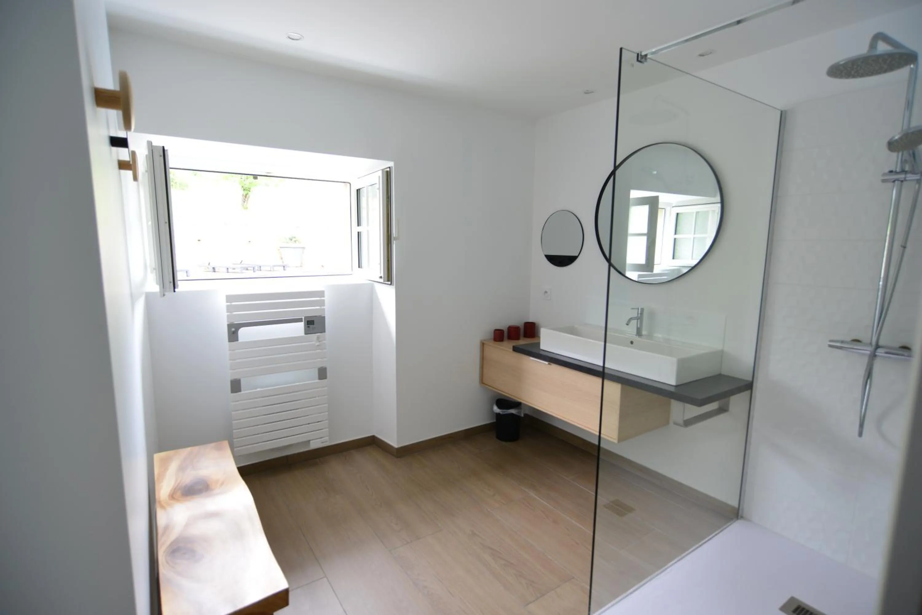 Shower in Chambre d'hôtes A la clé des champs Varen