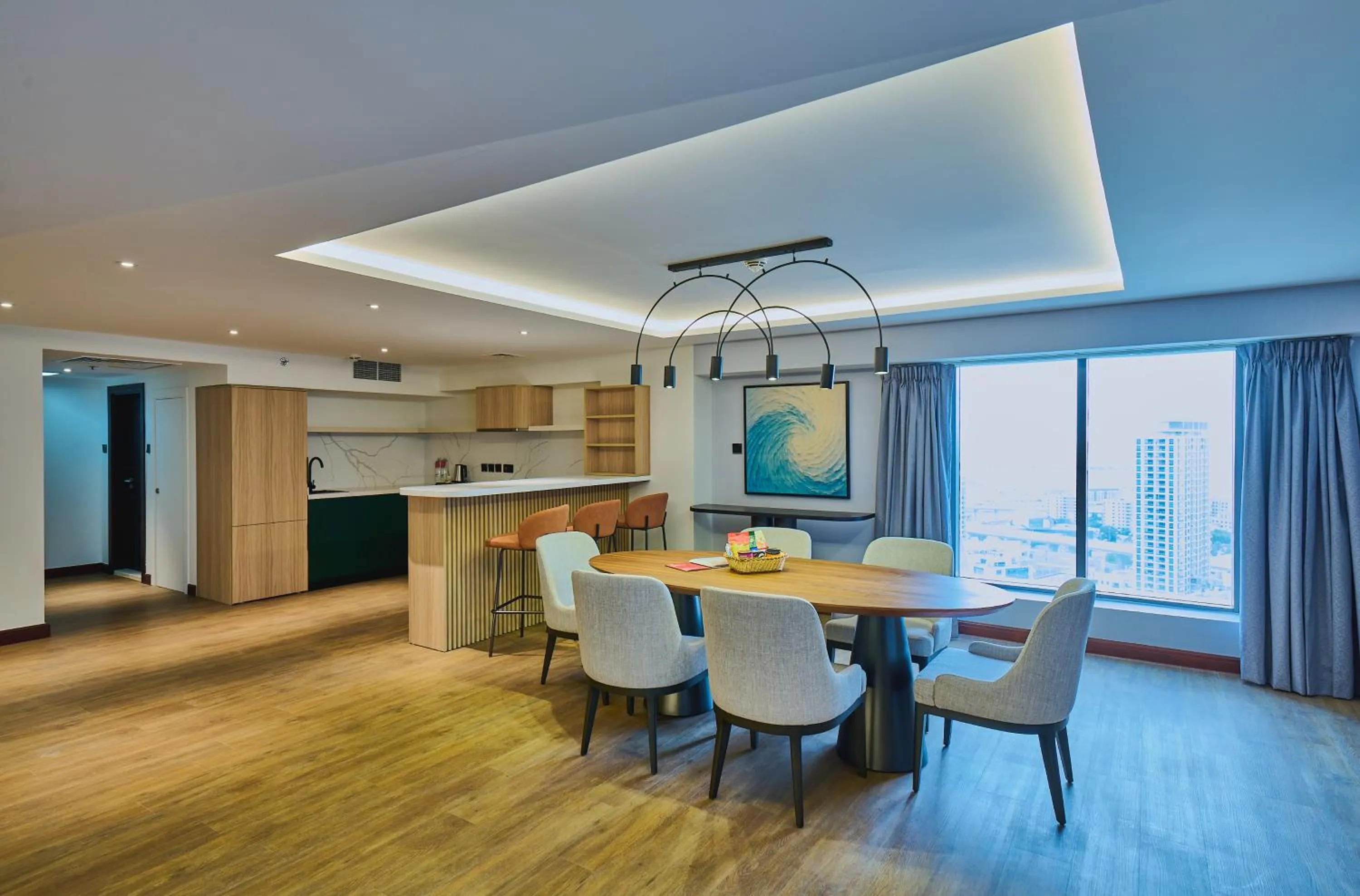 Dining area in Ramada Hotel, Suites and Apartments by Wyndham Dubai JBR