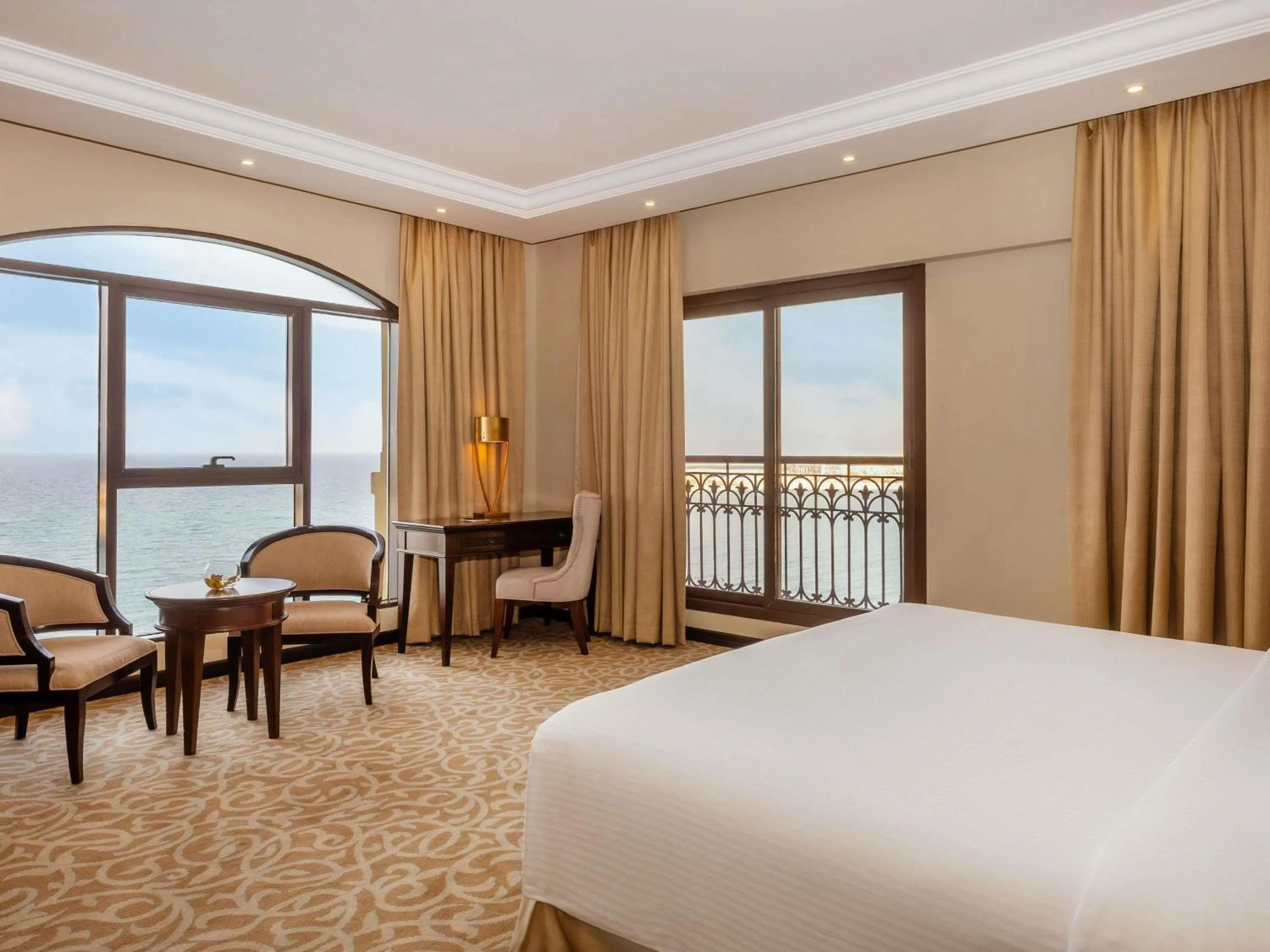 Bedroom, Bed in Pullman Resort Al Marjan Island