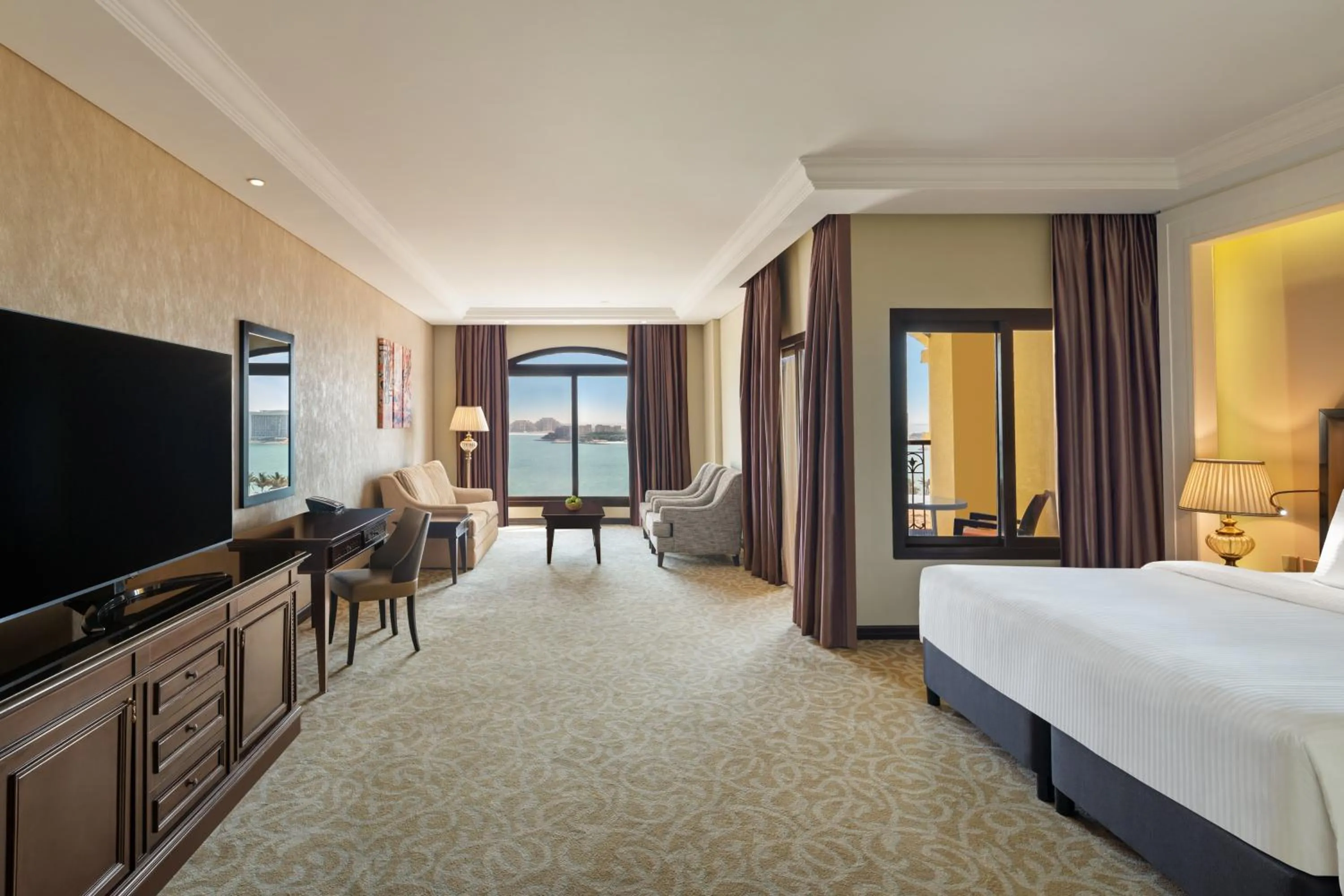Sea view, Bed in Pullman Resort Al Marjan Island
