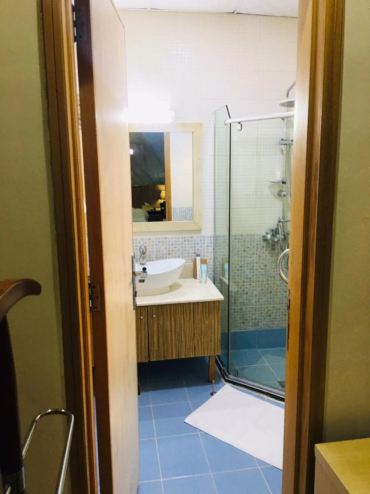 Shower in Palm Hotel
