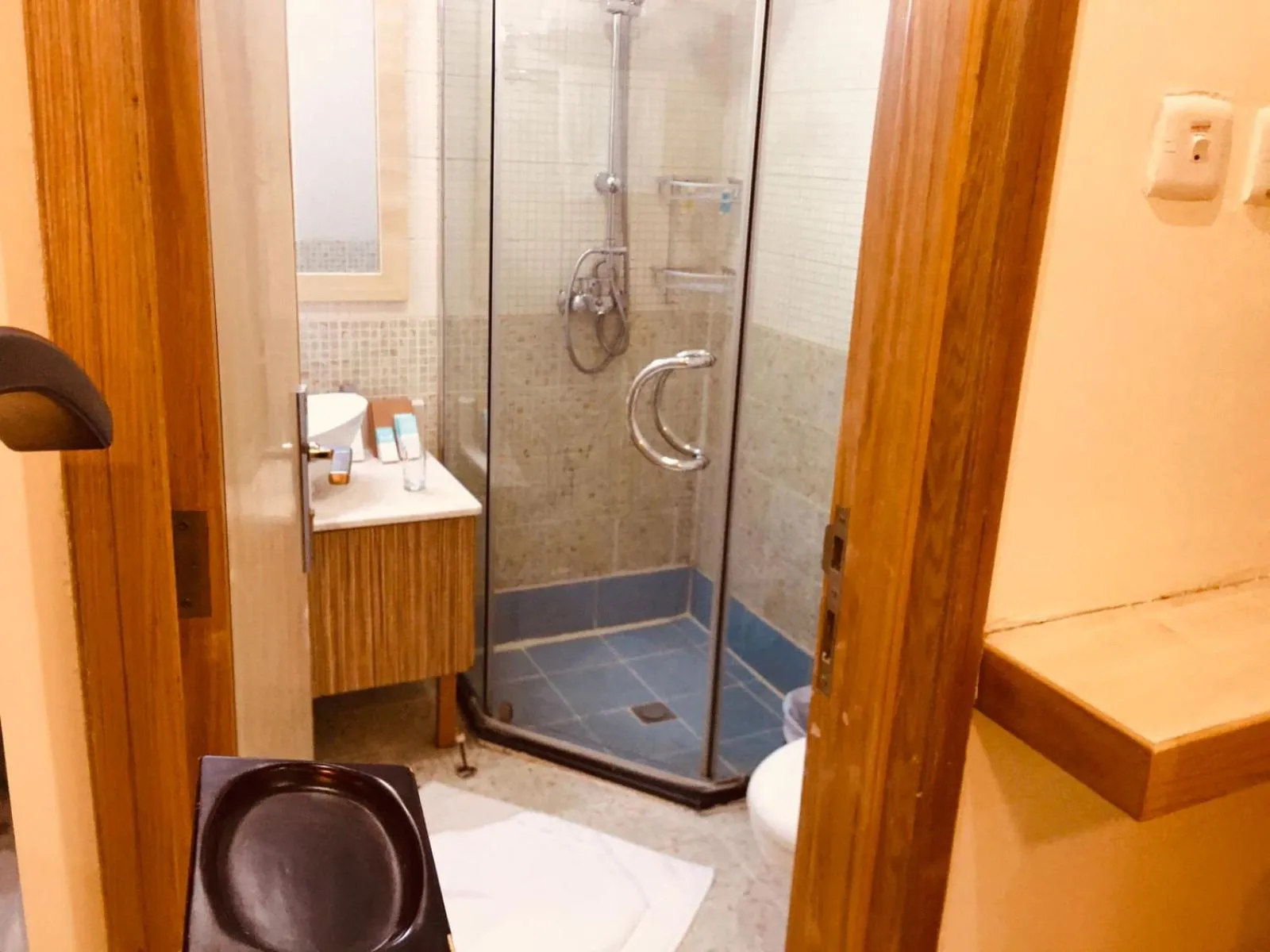 Shower in Palm Hotel