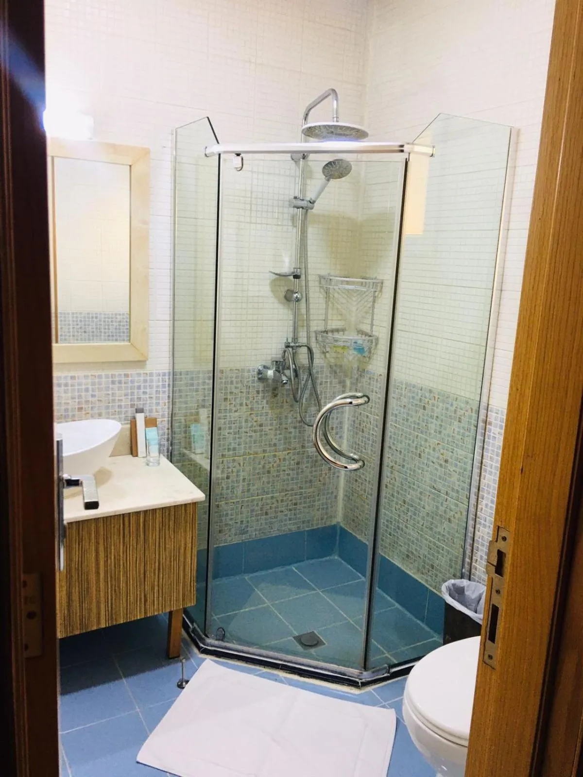 Shower in Palm Hotel