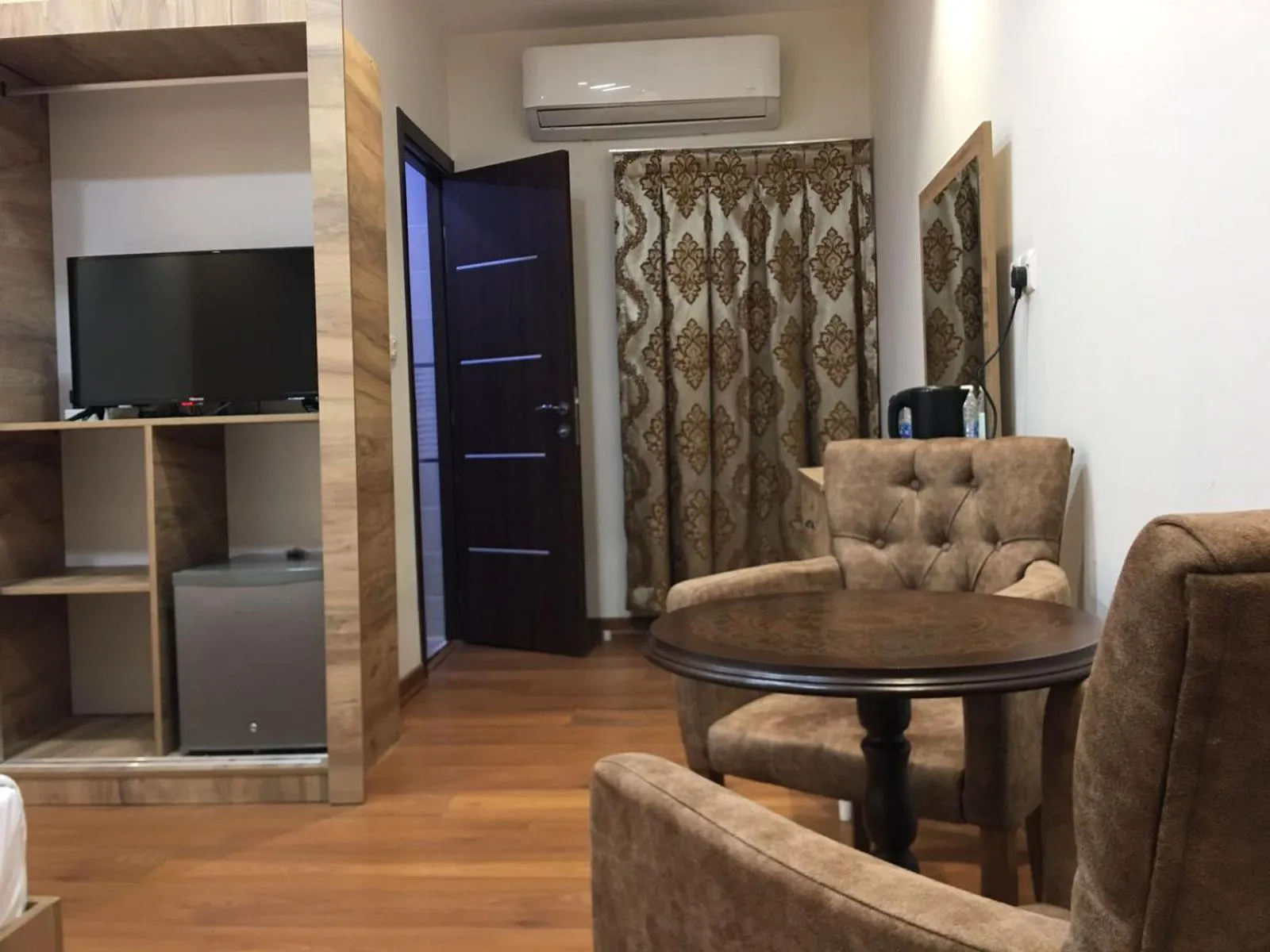 TV and multimedia in Palm Hotel