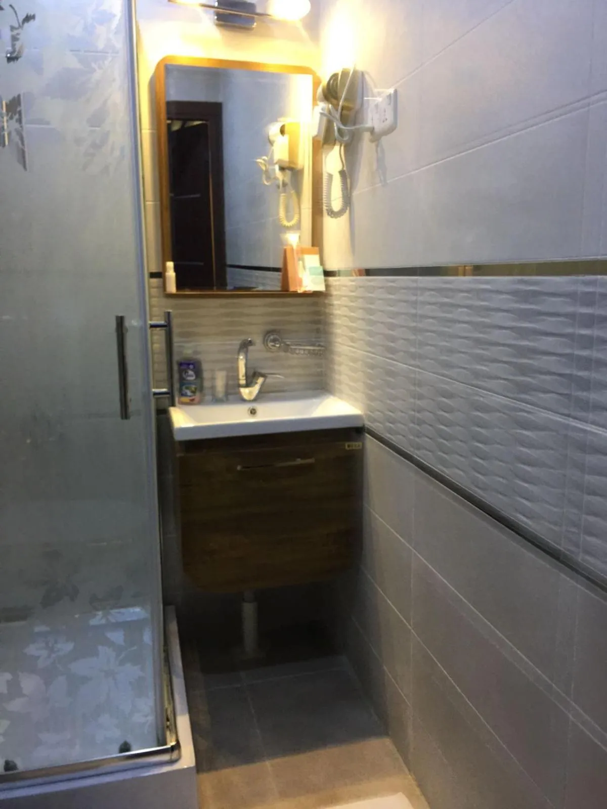 Shower in Palm Hotel