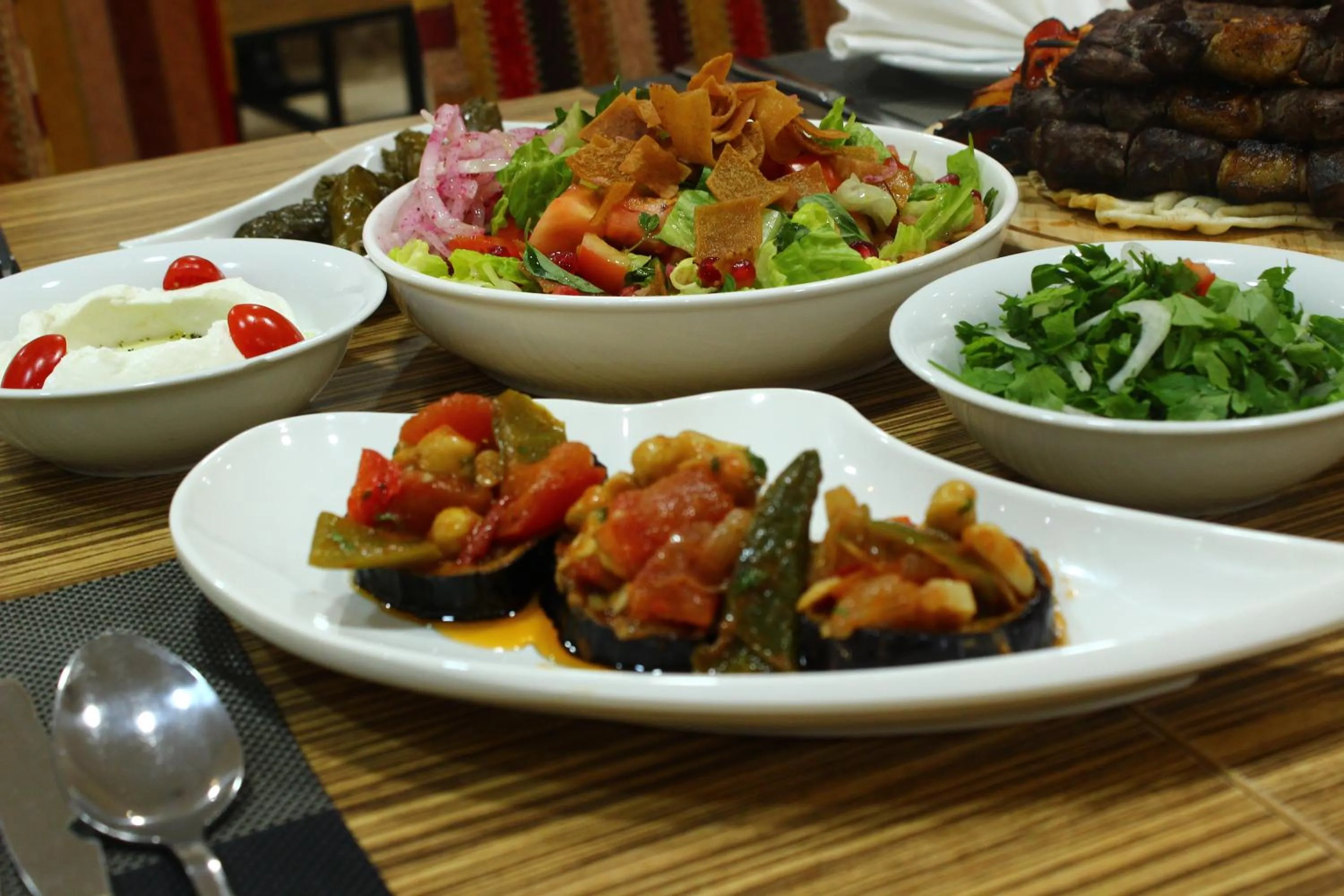 Restaurant/places to eat in Palm Hotel