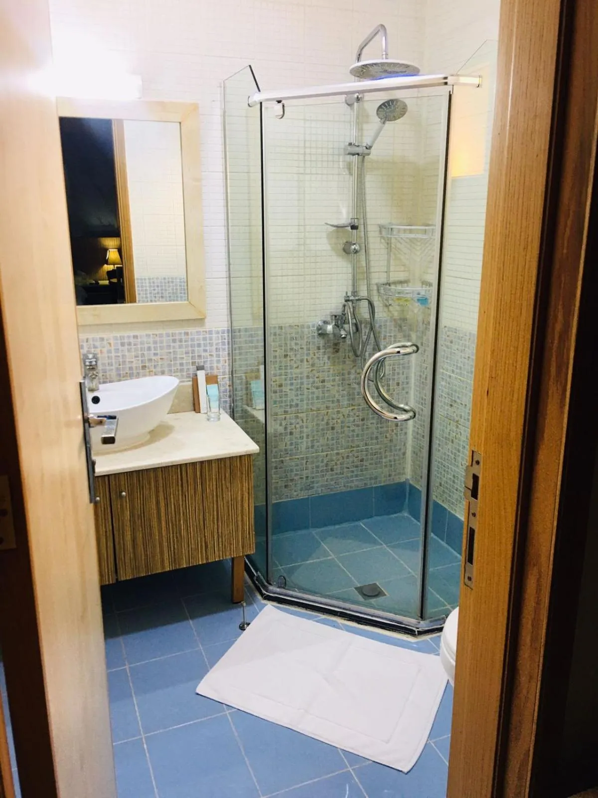 Shower in Palm Hotel