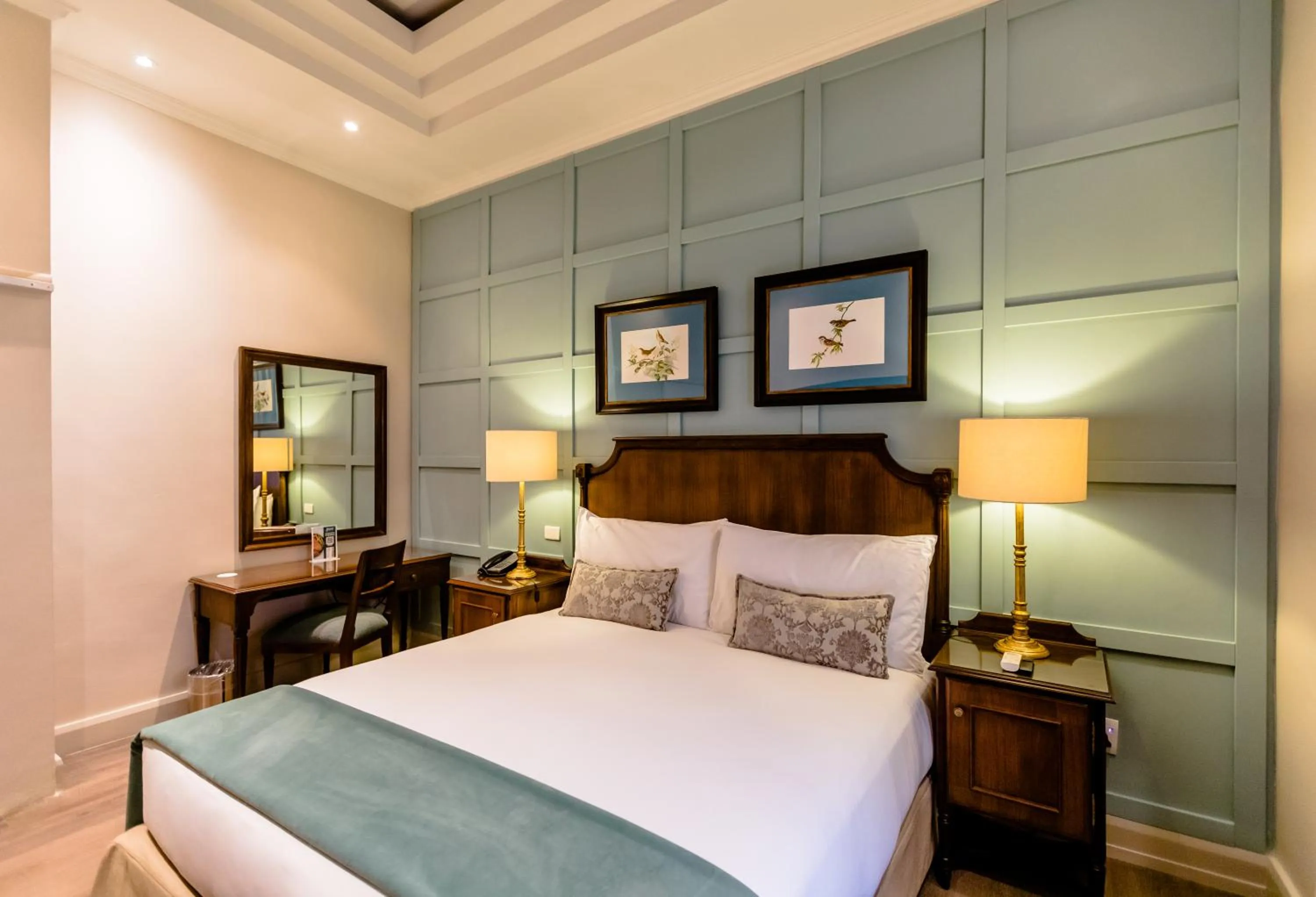 Bedroom, Bed in Gold Reef City Theme Park Hotel