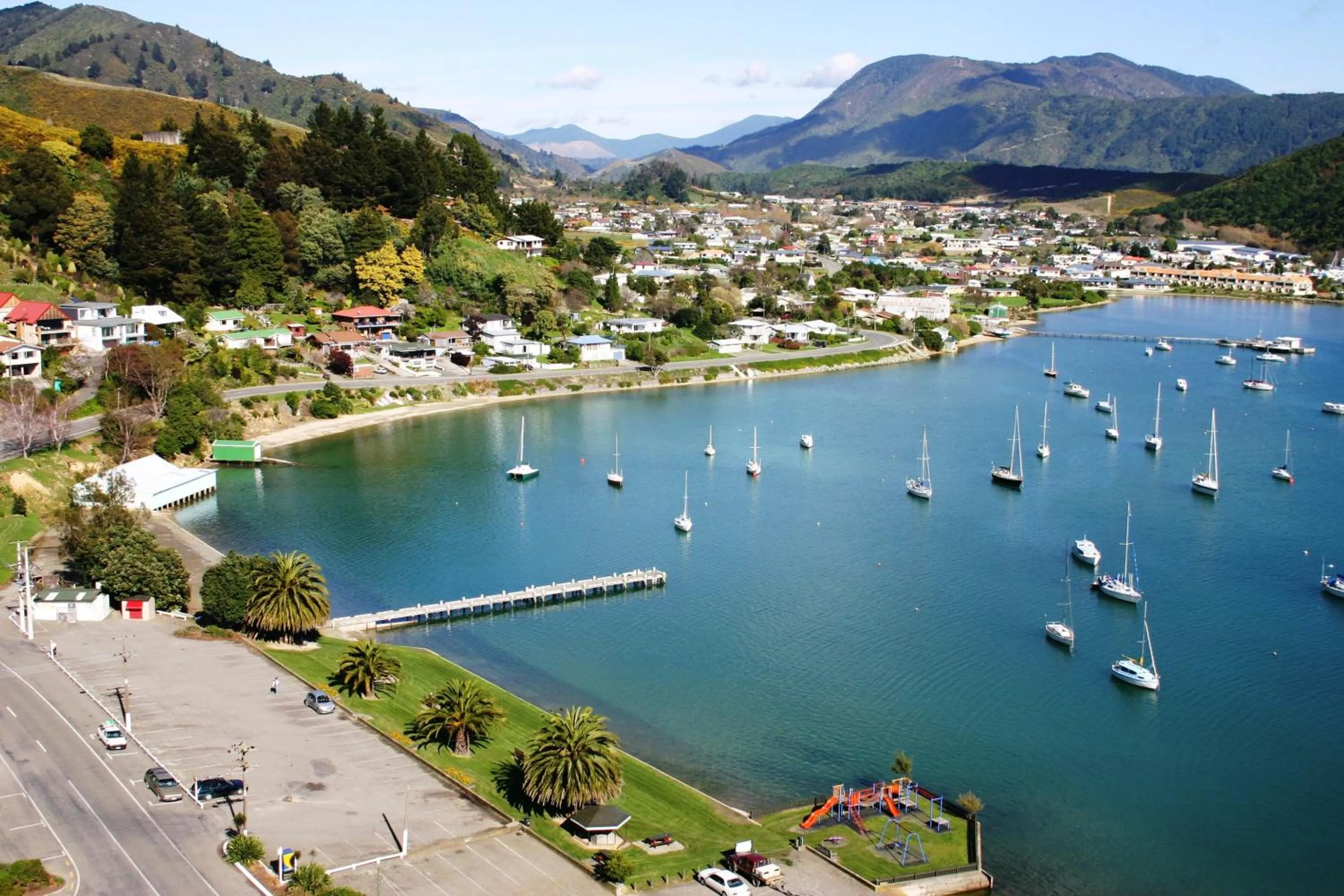 Children play ground in Beachside Sunnyvale Motel
