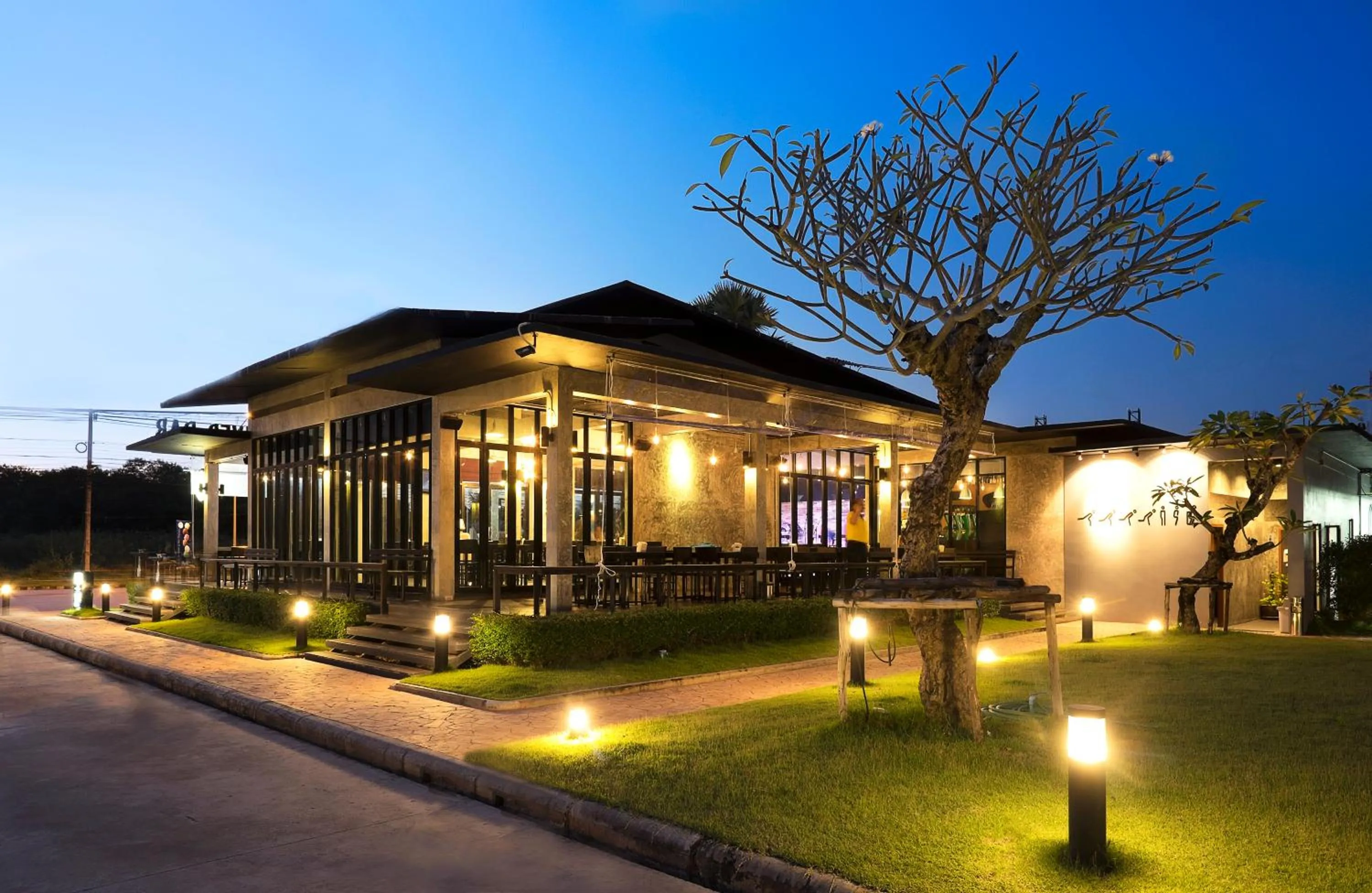 Food and drinks in The River Hotel