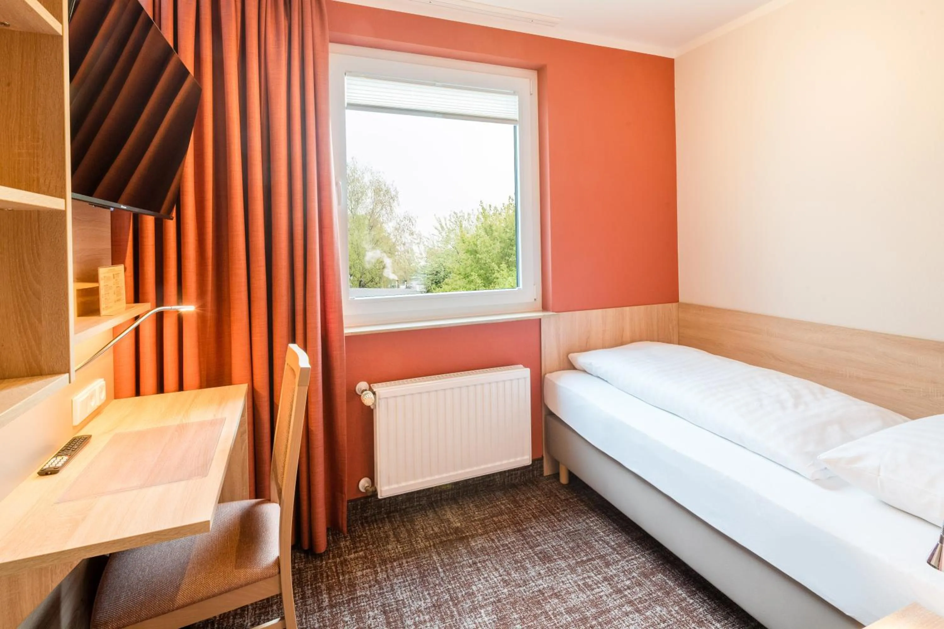 Photo of the whole room, Bed in Hotel Rennschuh