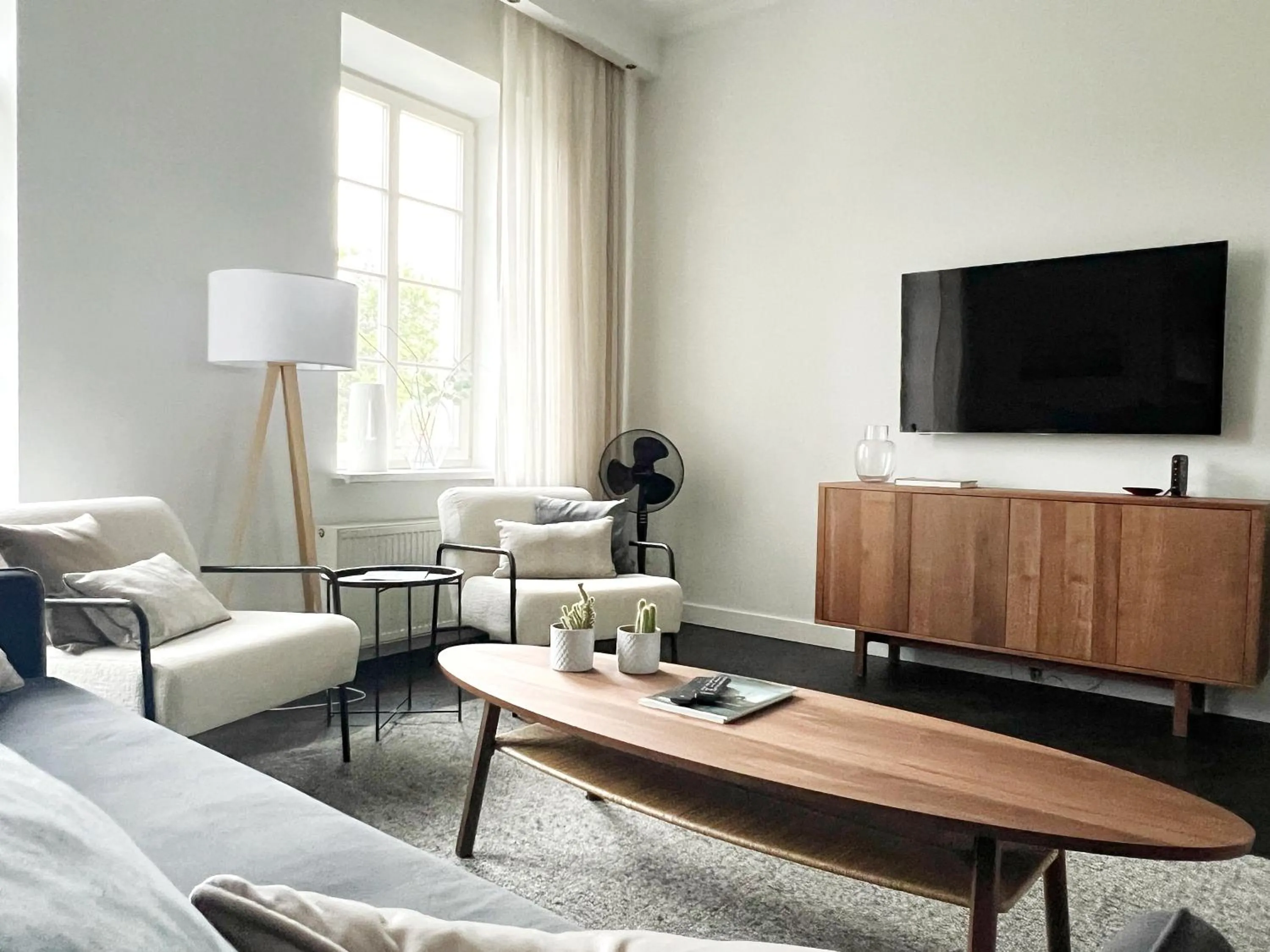 TV and multimedia in Vilnius Apartments & Suites – Old Town