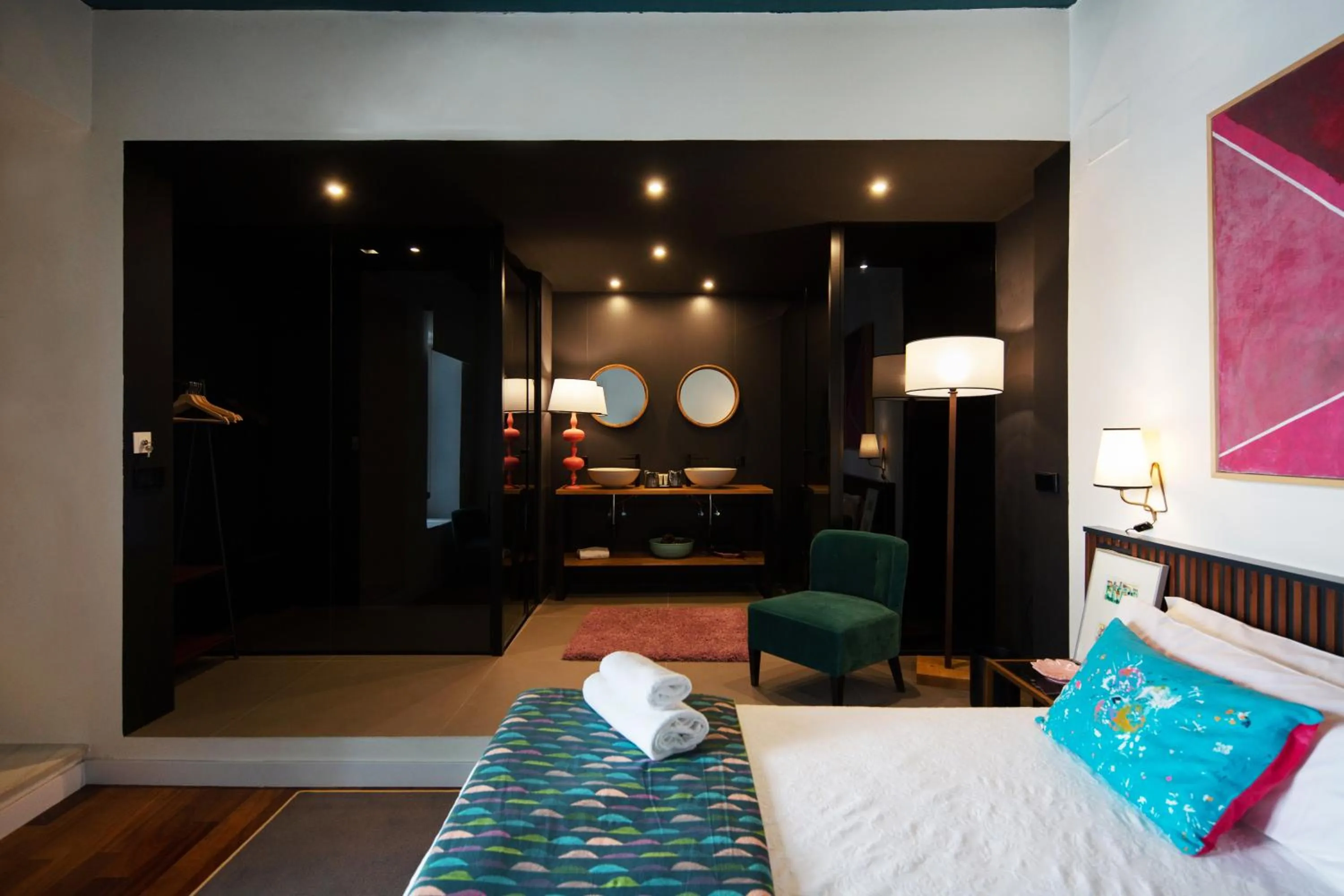 Bathroom, Bed in MDD4 Health Experience Hotel - Adults Only