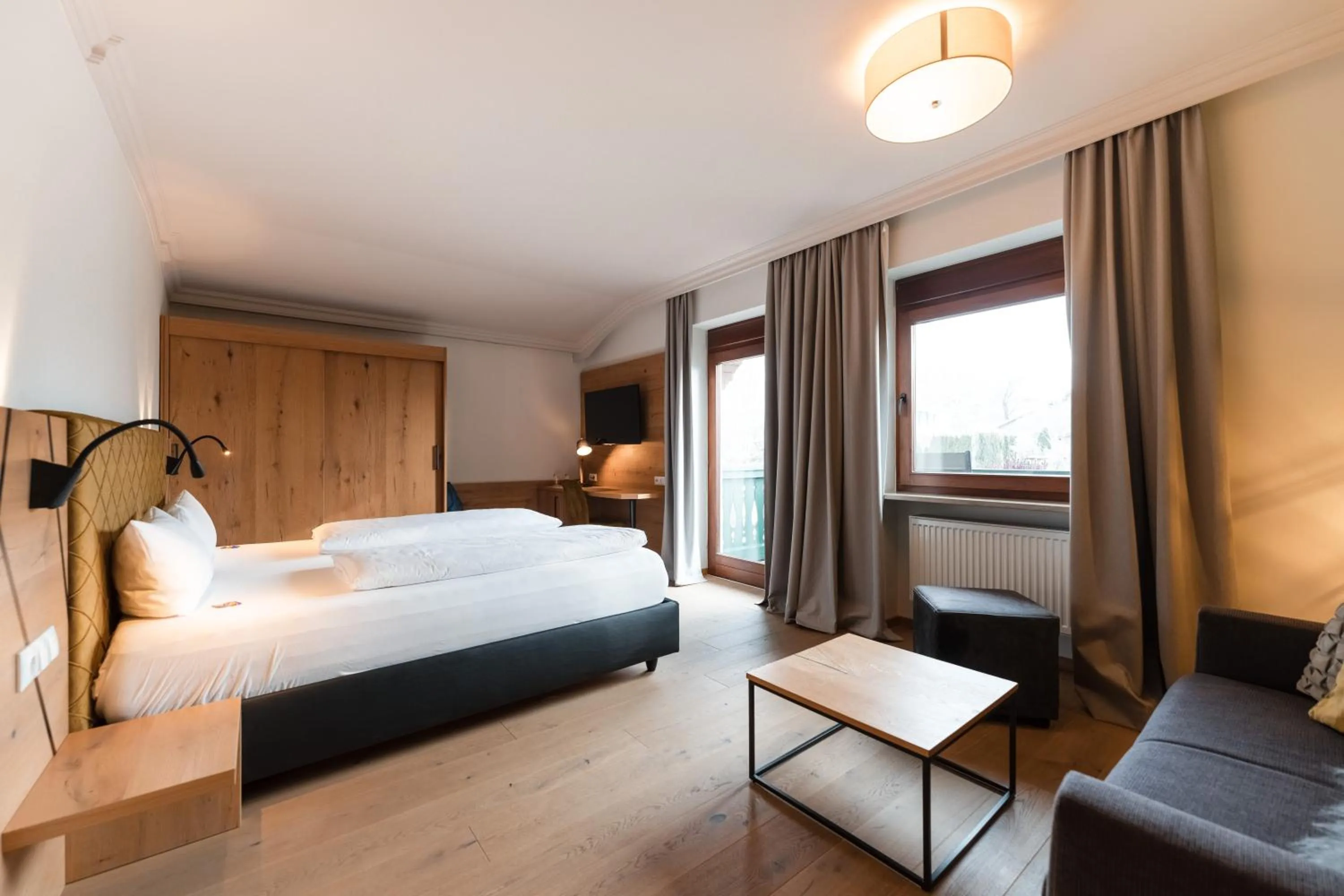 Photo of the whole room, Bed in Posthotel Rattenberg