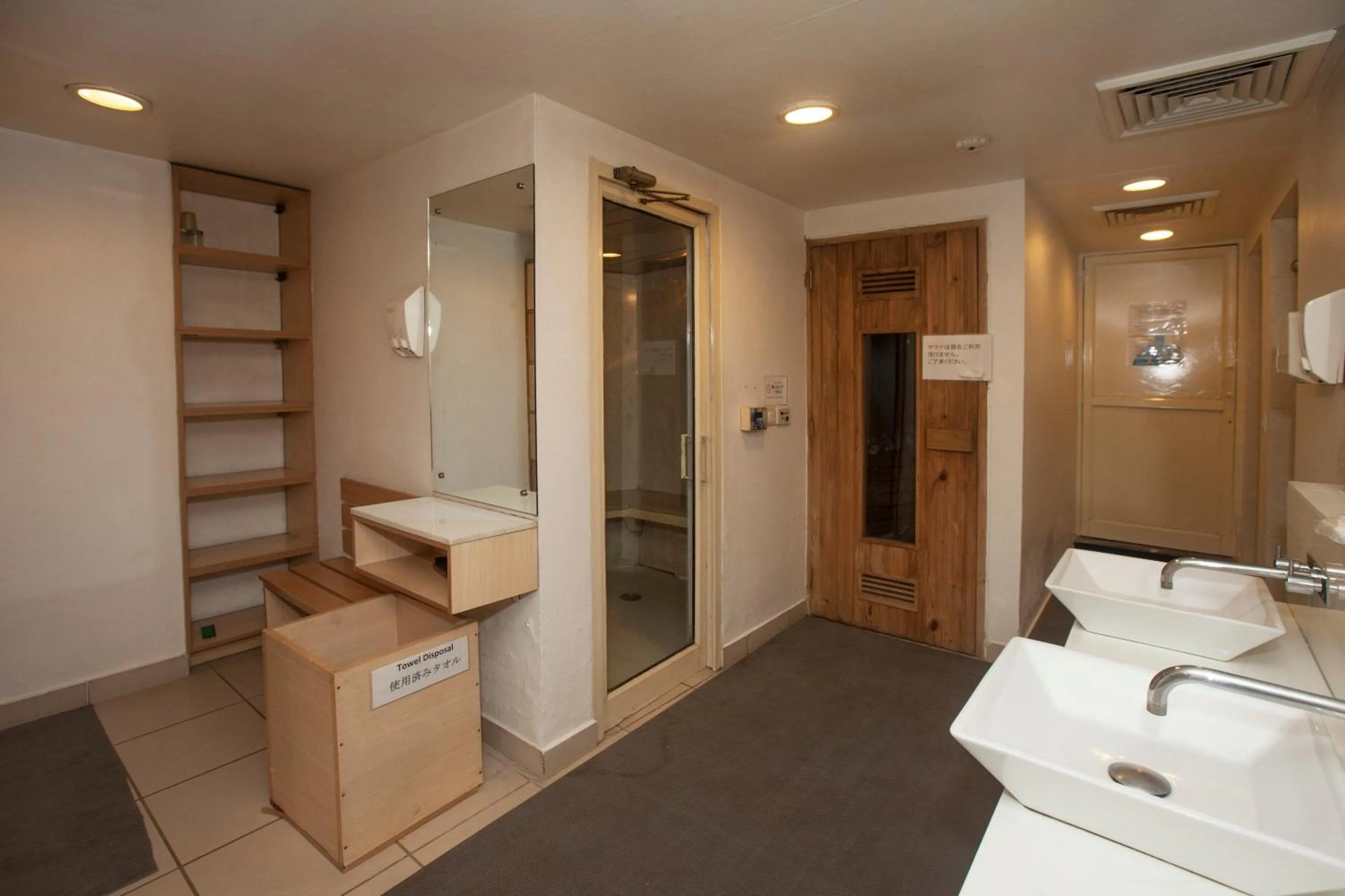 Hot Tub in Avalon Courtyard Residence Suites