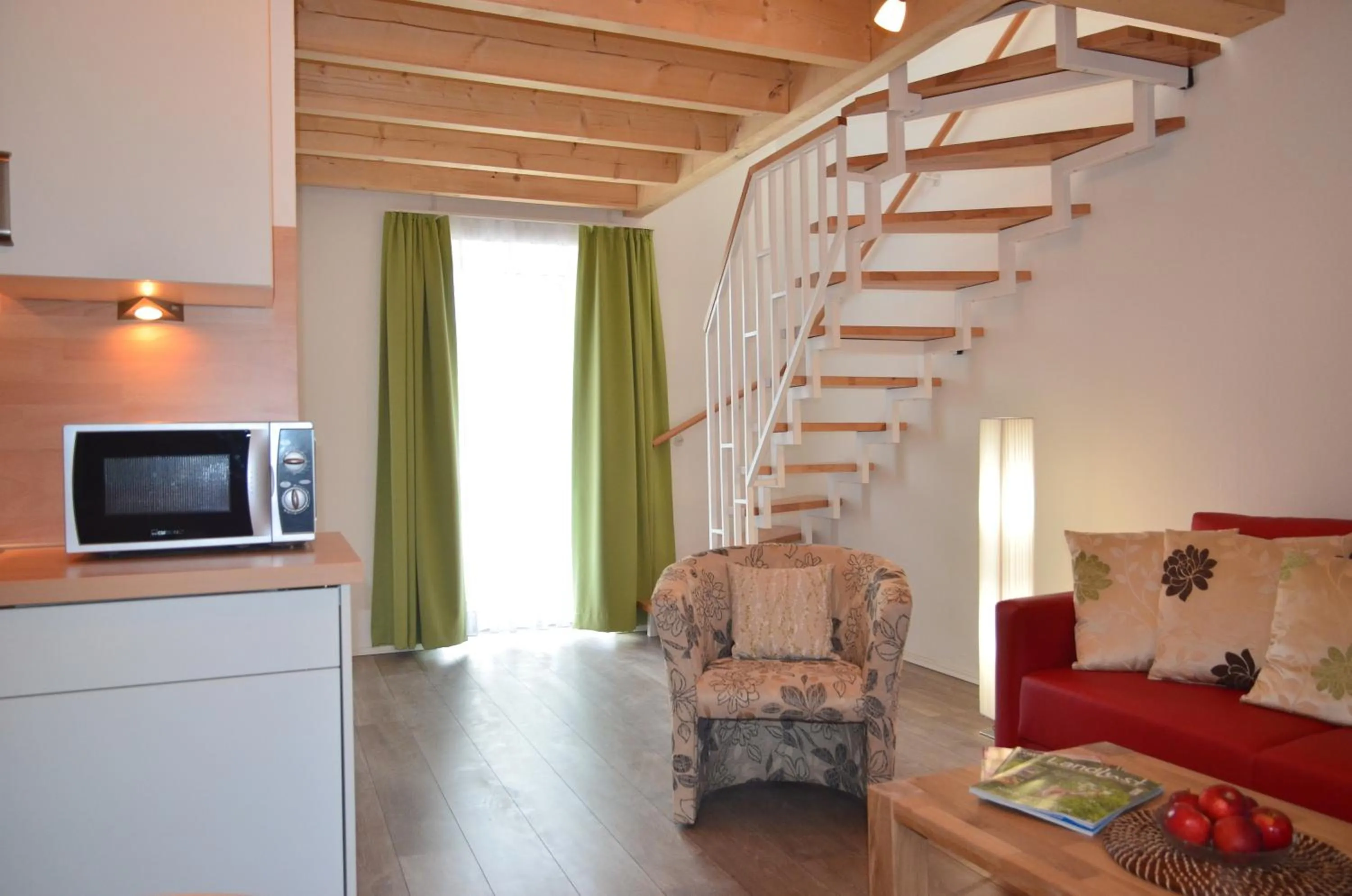 Two-Bedroom Apartment with Balcony in Burg Blens