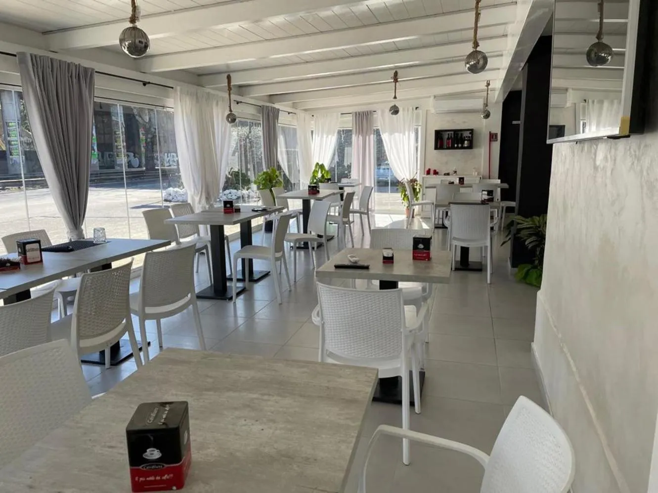 Restaurant/Places to Eat in CANELLA HOTEL