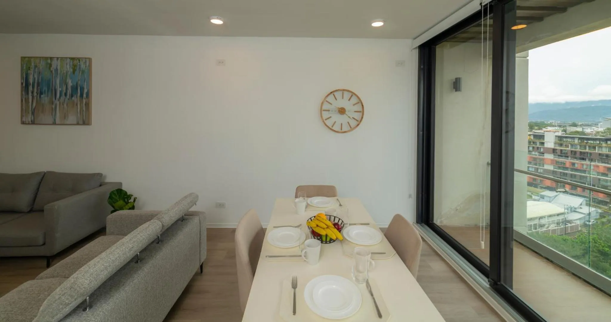 Dining area in BEE Suites San José - Escalante