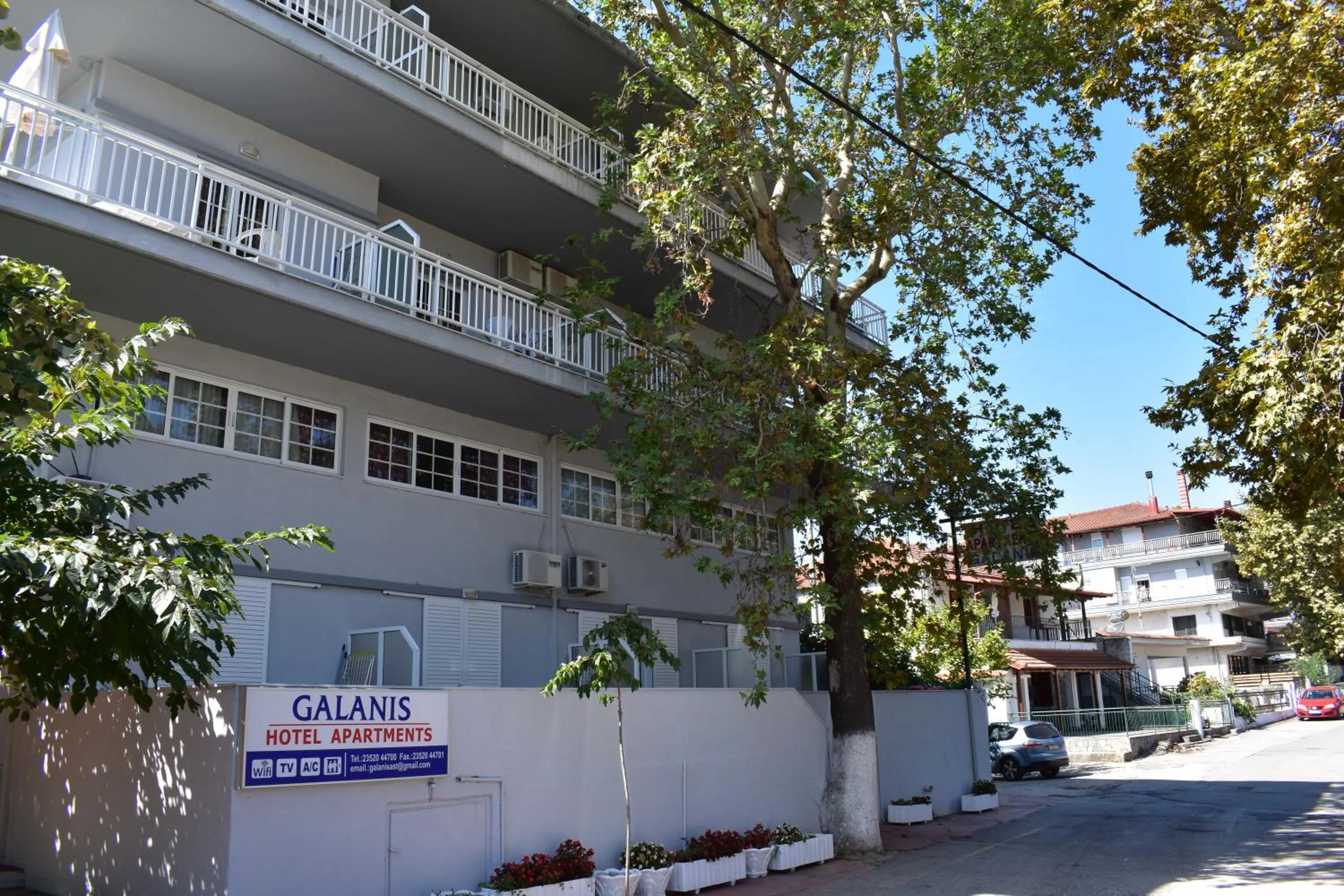 Galanis Studios and Apartments