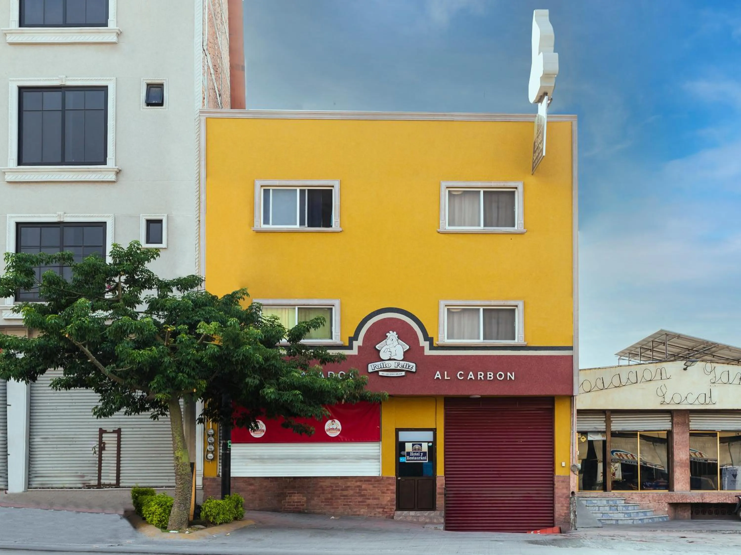 Property building in Hotel Santa Cruz