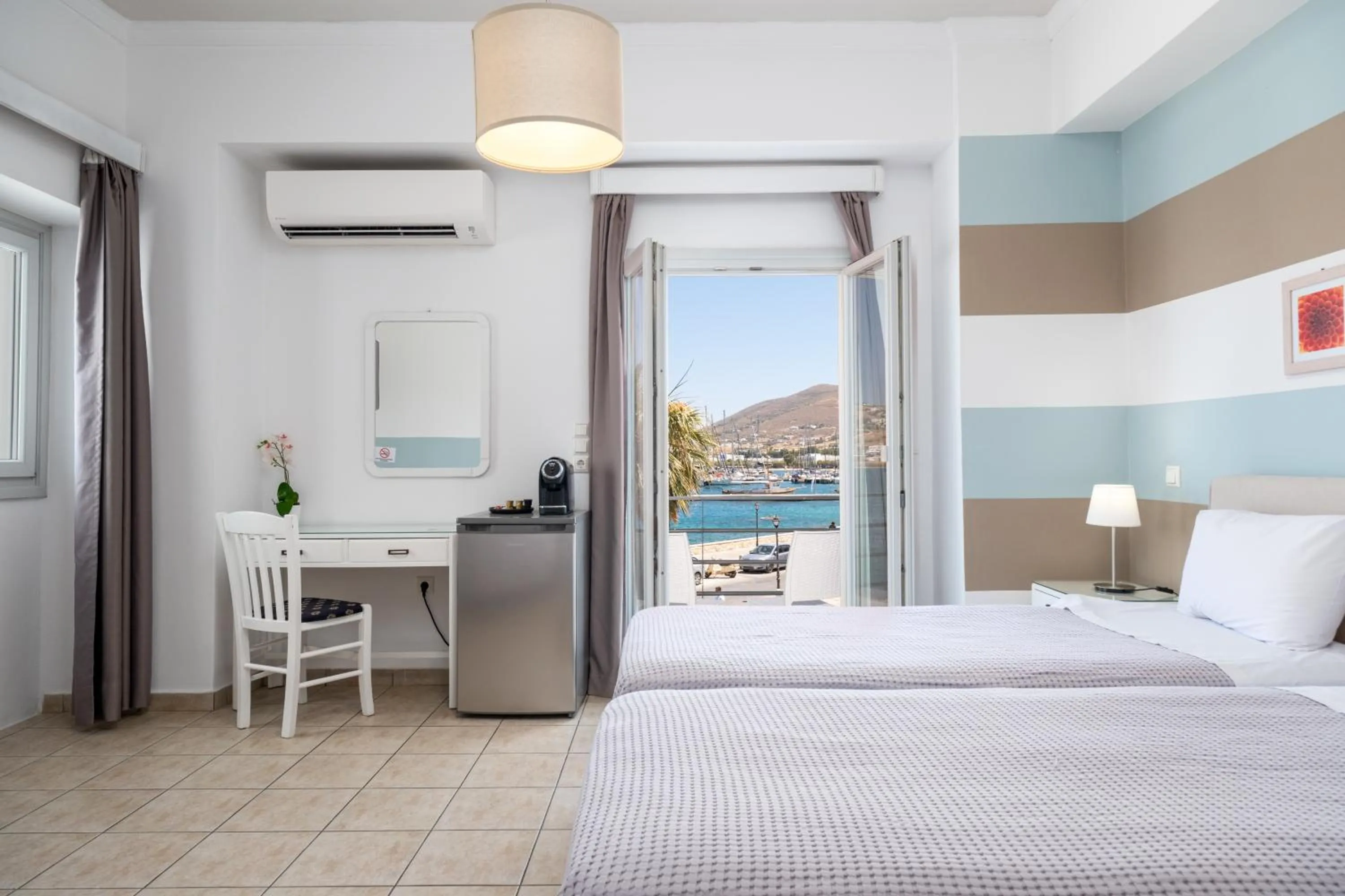 Bedroom, Bed in Hotel Oasis