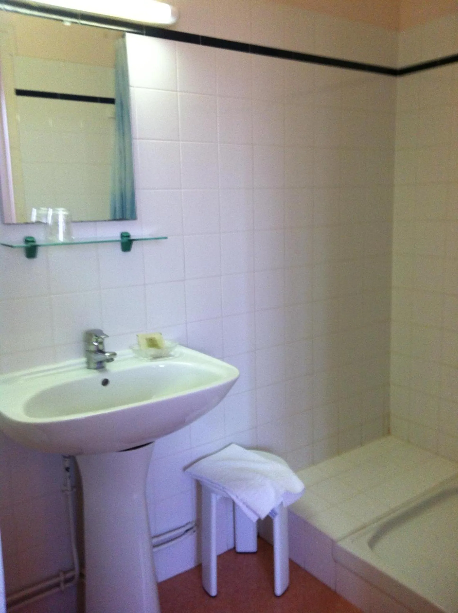 Bathroom in Hôtellerie Saint Jean