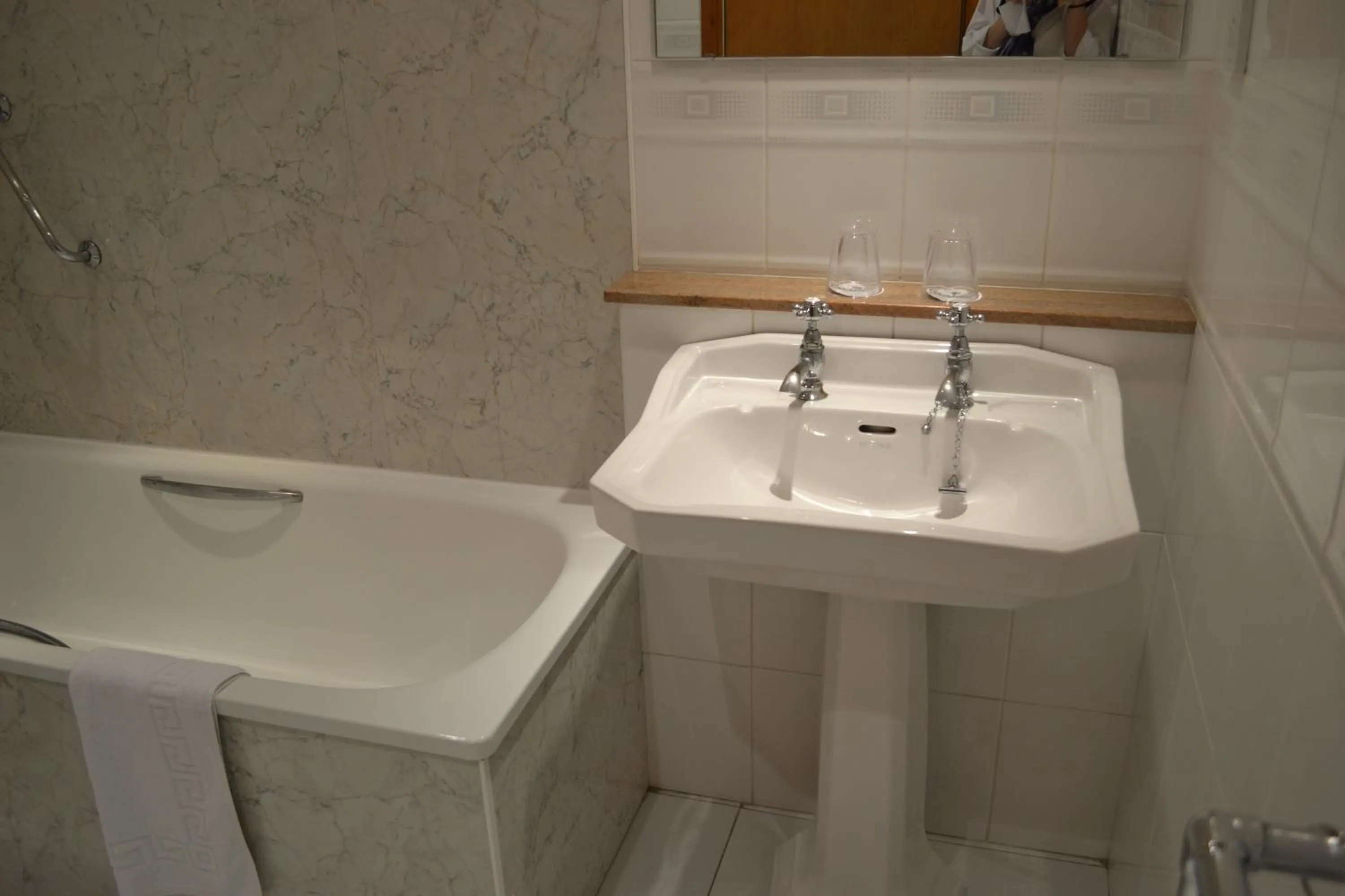 Bathroom in North West Castle Hotel