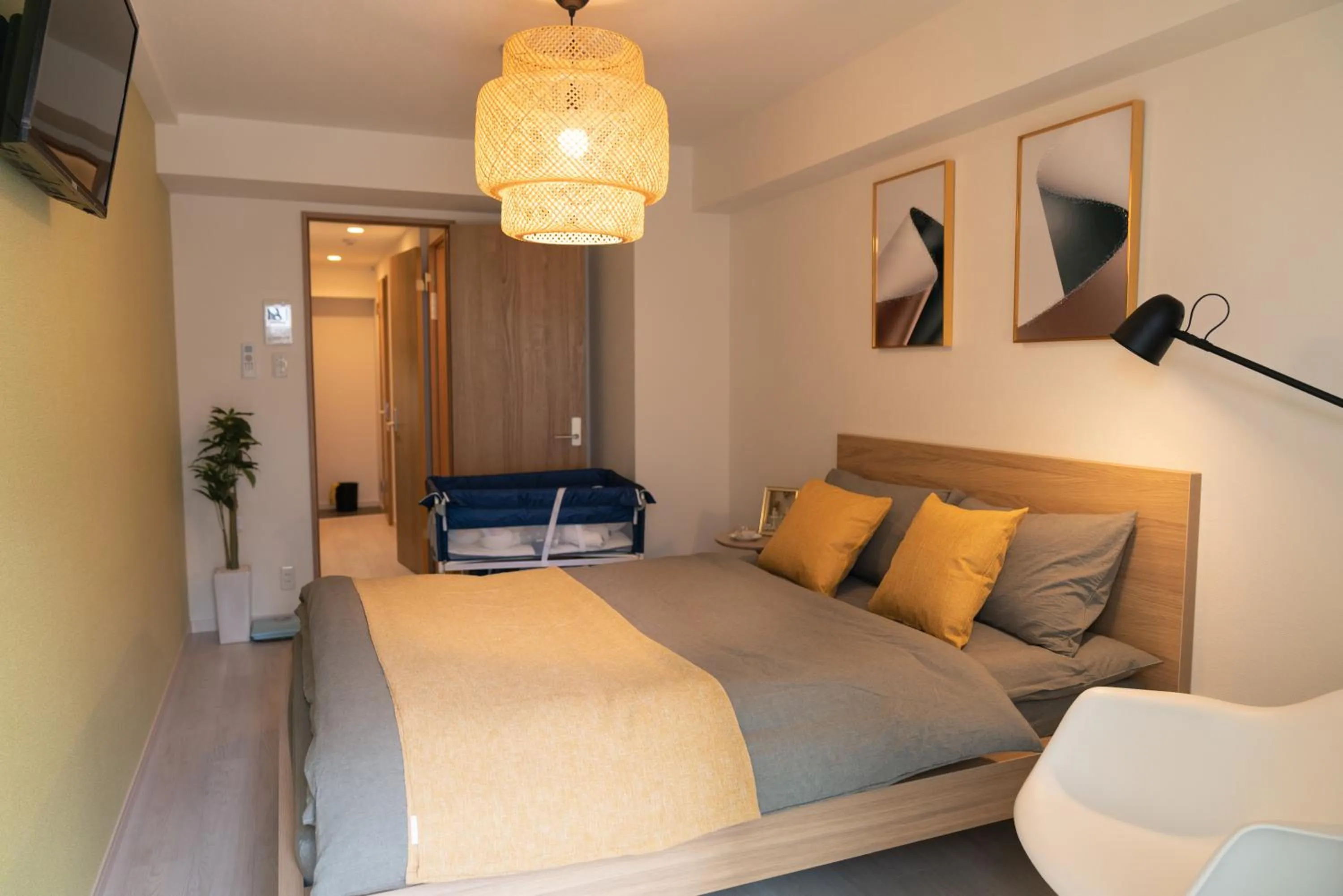 Bed in OSAKA SUNSHINE TOWER62 l