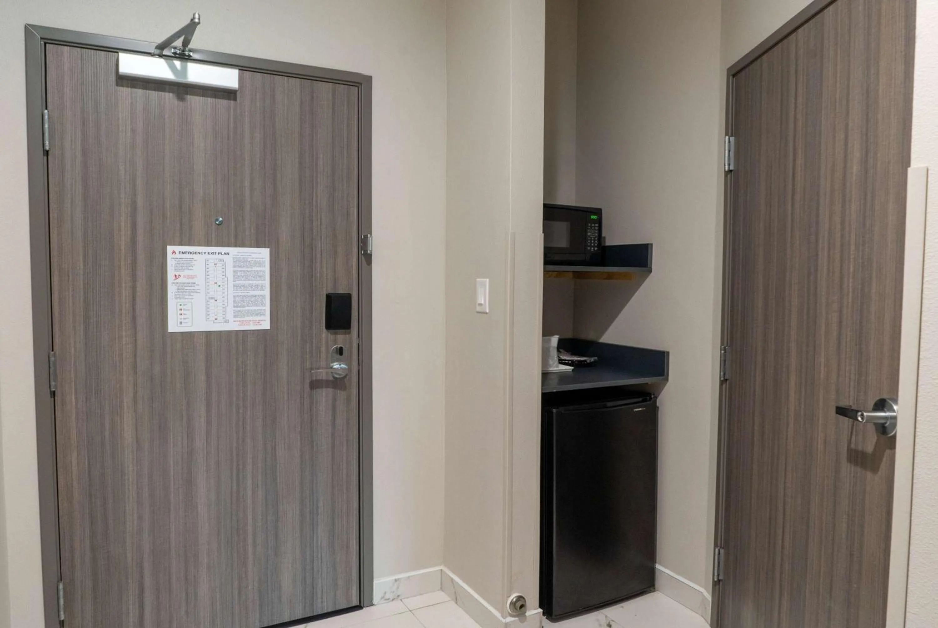 Photo of the whole room in La Quinta Inn & Suites by Wyndham Corpus Christi Southeast